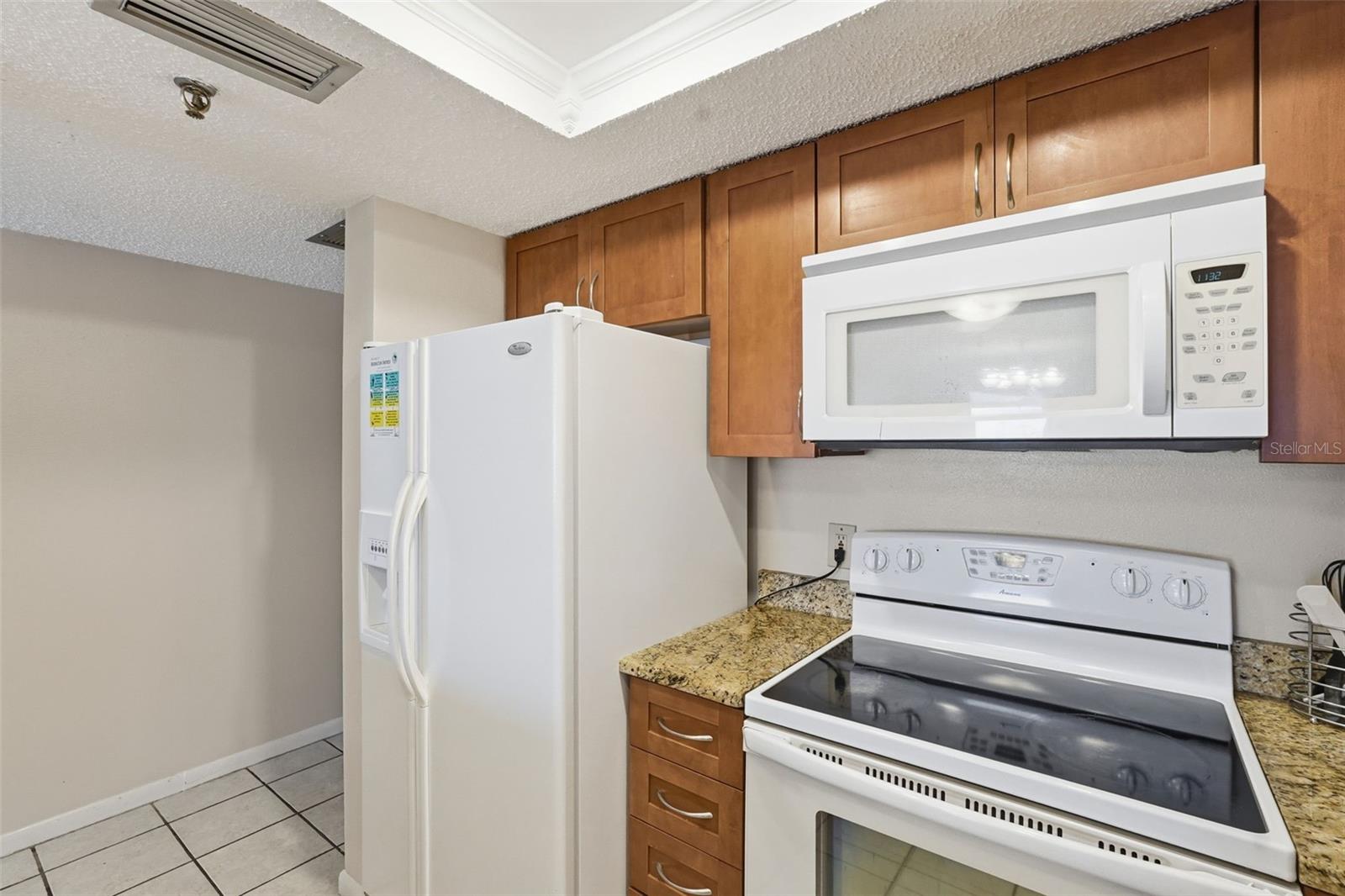 17450 GULF BLVD #104 — photo 32