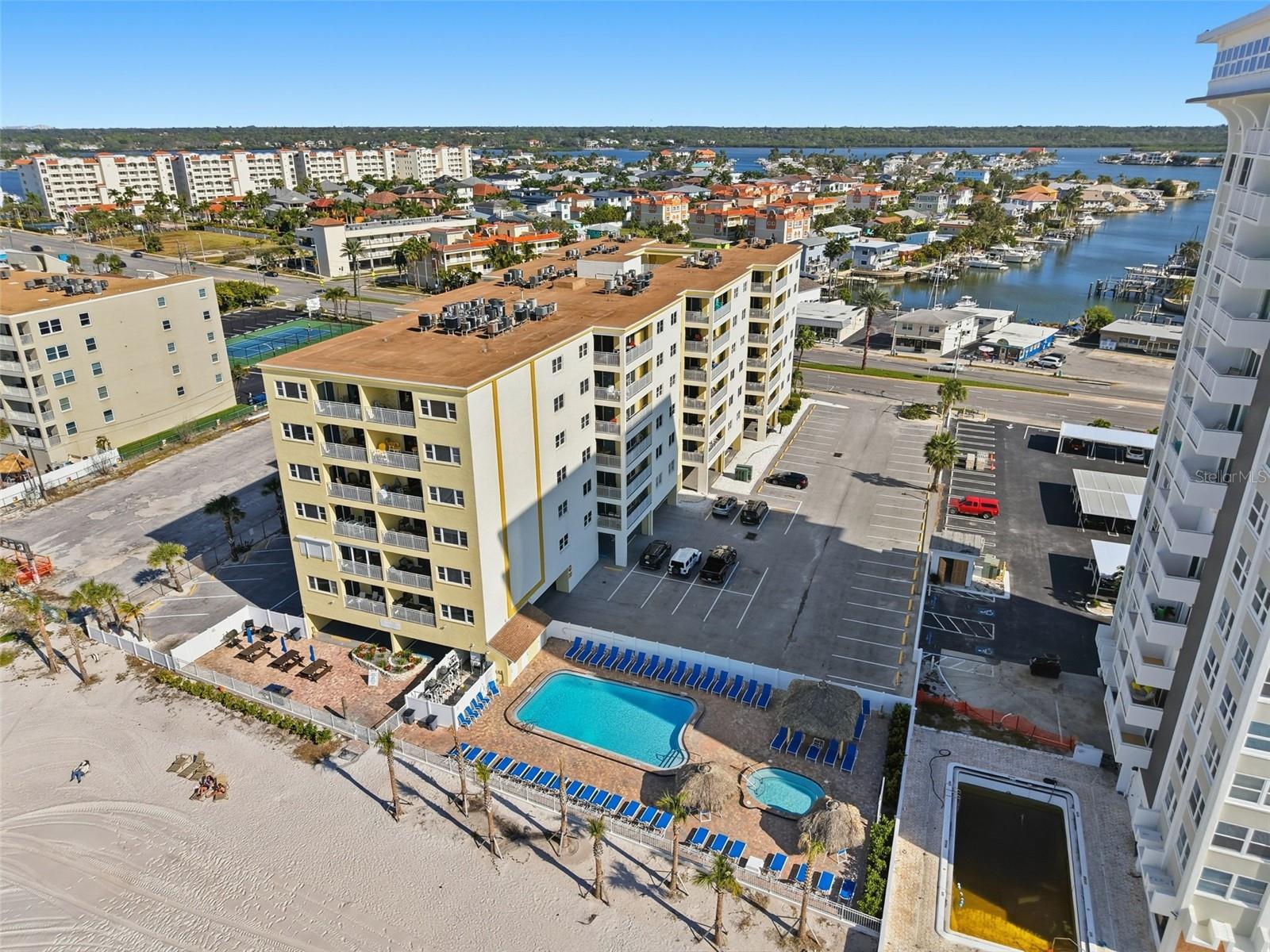 17450 GULF BLVD #104 — photo 3