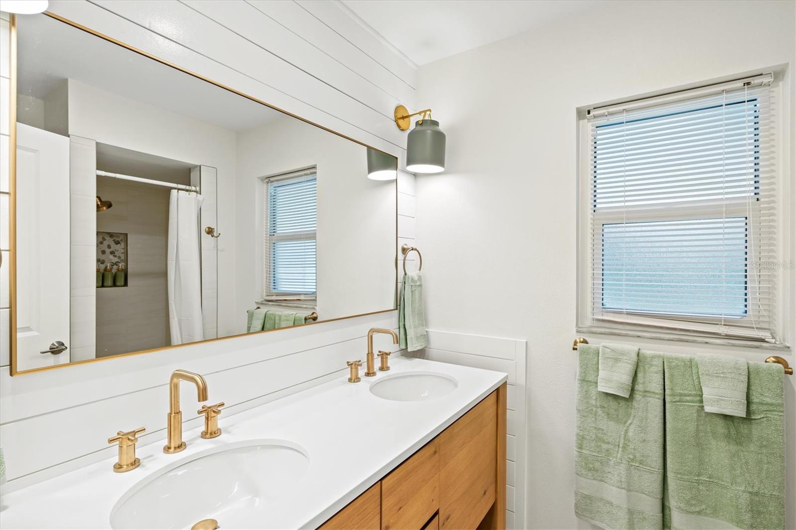 2641 HYDE PARK ST — photo 37