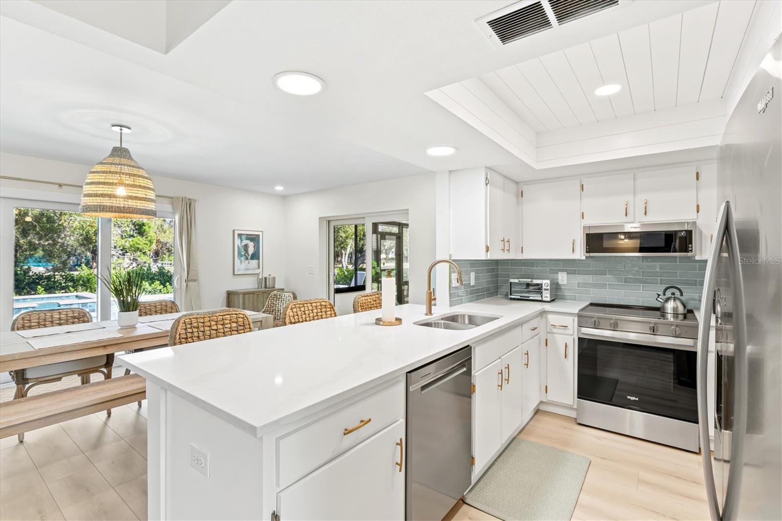 2641 HYDE PARK ST — photo 18
