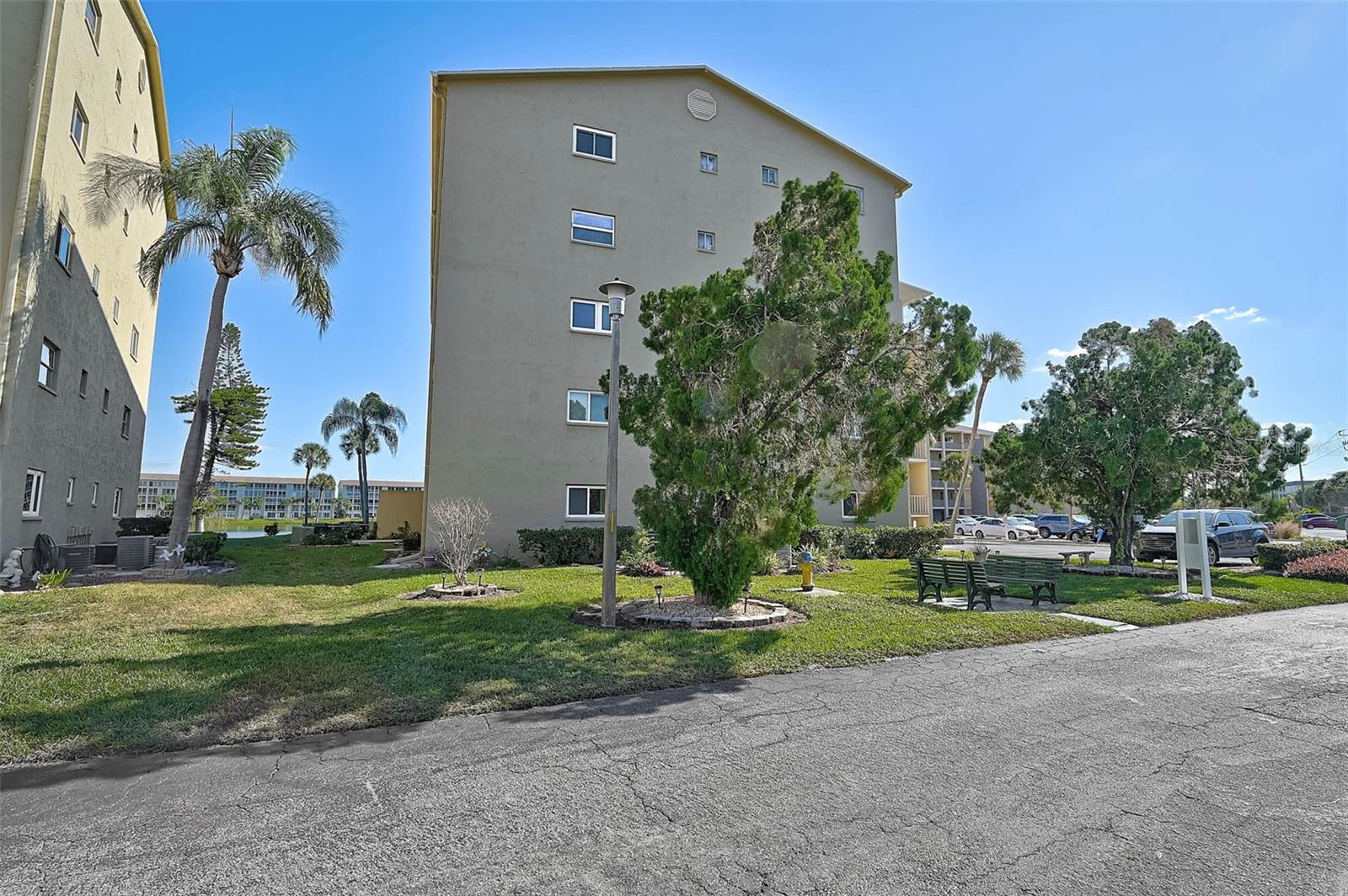 3585 LAKE BAYSHORE DR #J-301 — photo 30