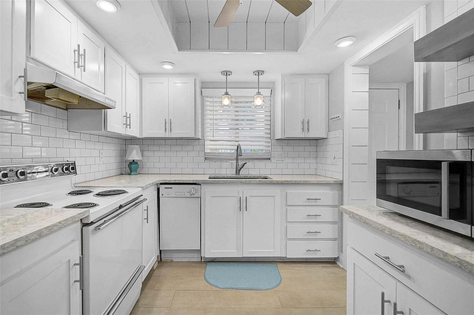 3585 LAKE BAYSHORE DR #J-301 — photo 3