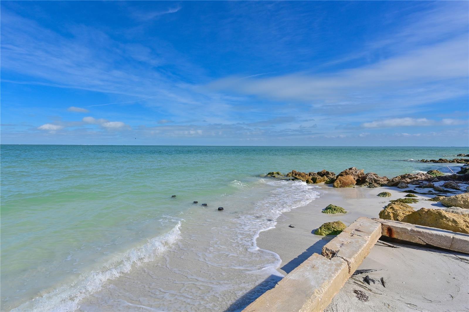 837 N SHORE DR — photo 4