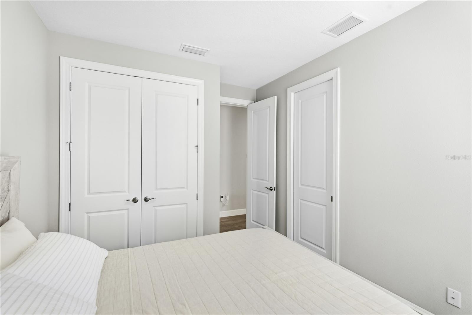 10414 INGLENOOK TER — photo 35