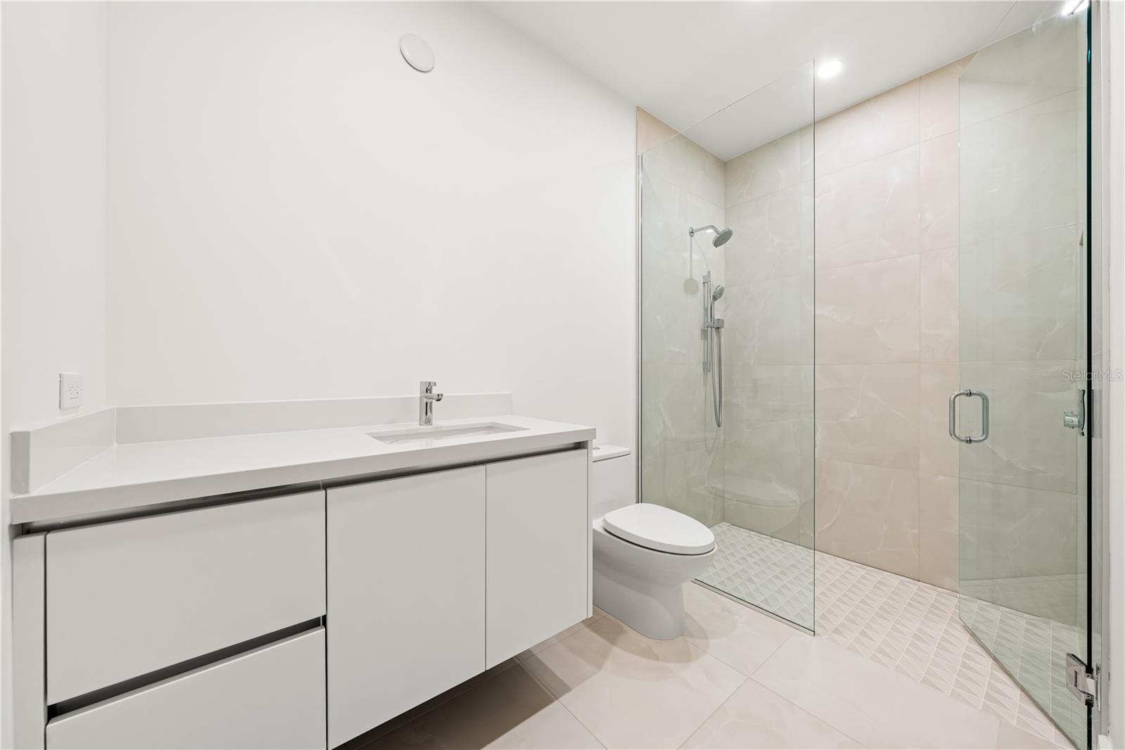 111 GOLDEN GATE #602 — photo 40
