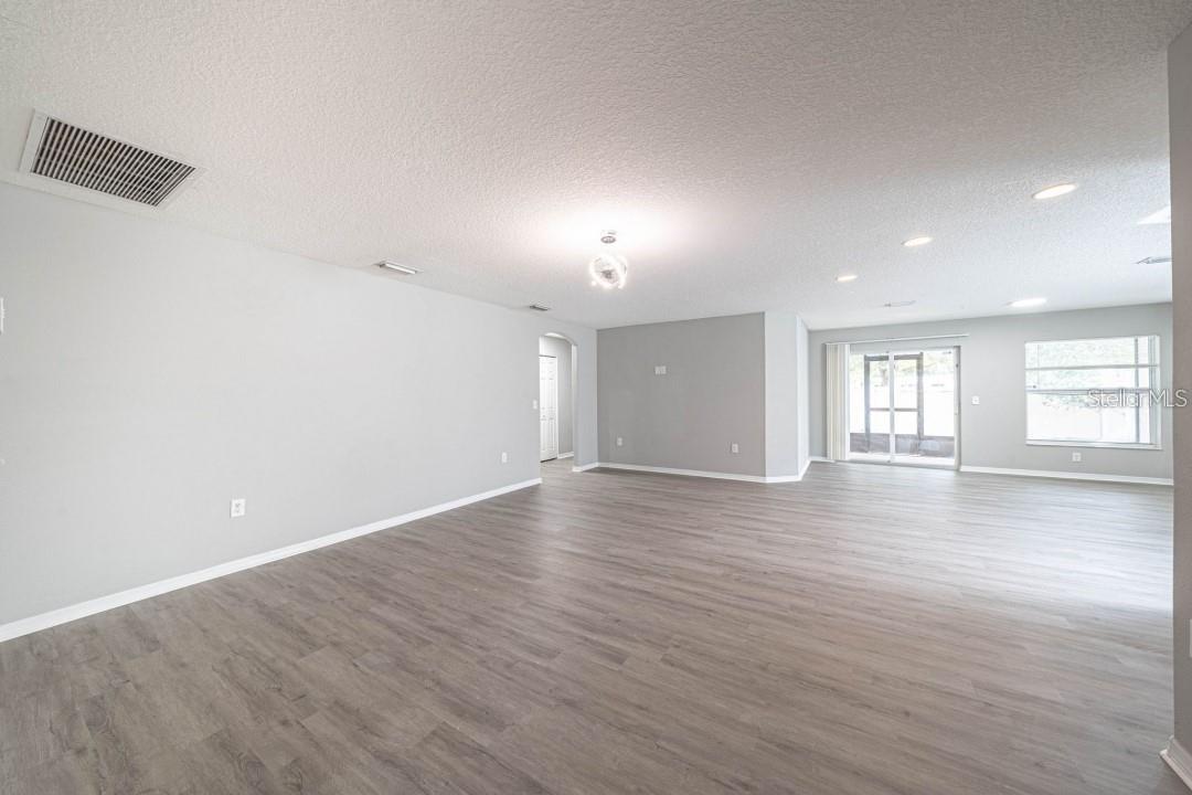2025 PEACEFUL PALM ST — photo 2