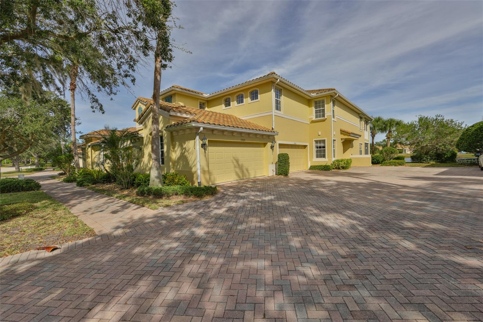 1324 EMERALD DUNES DR — photo 2