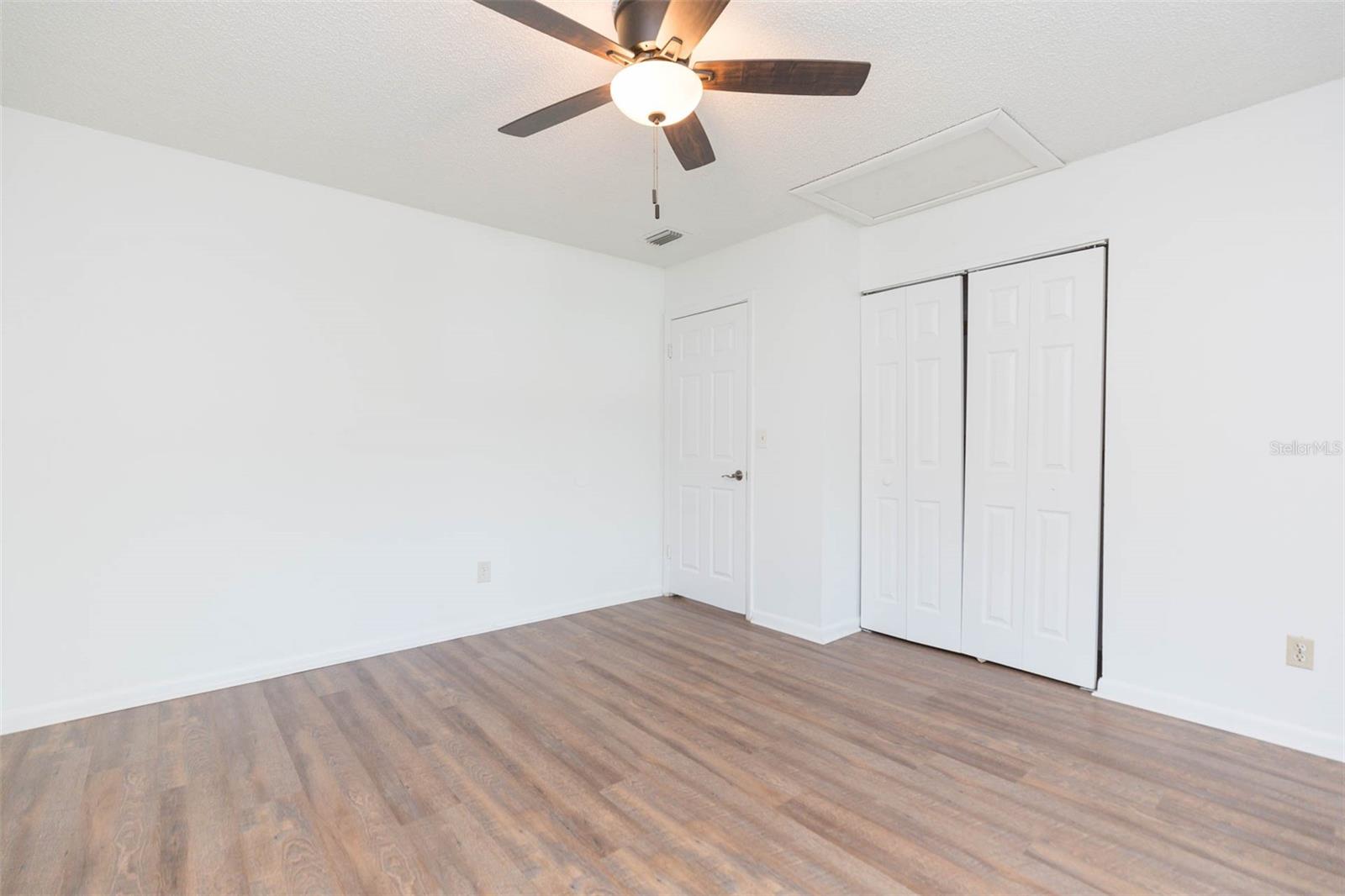8510 N TAMPA ST #B — photo 16