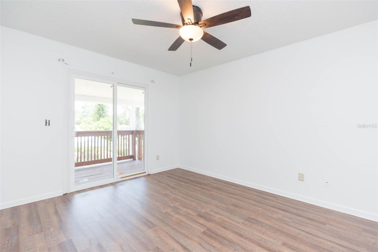8510 N TAMPA ST #B — photo 15