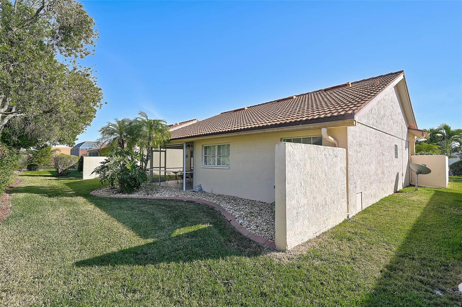 4041 MURFIELD DR E — photo 30