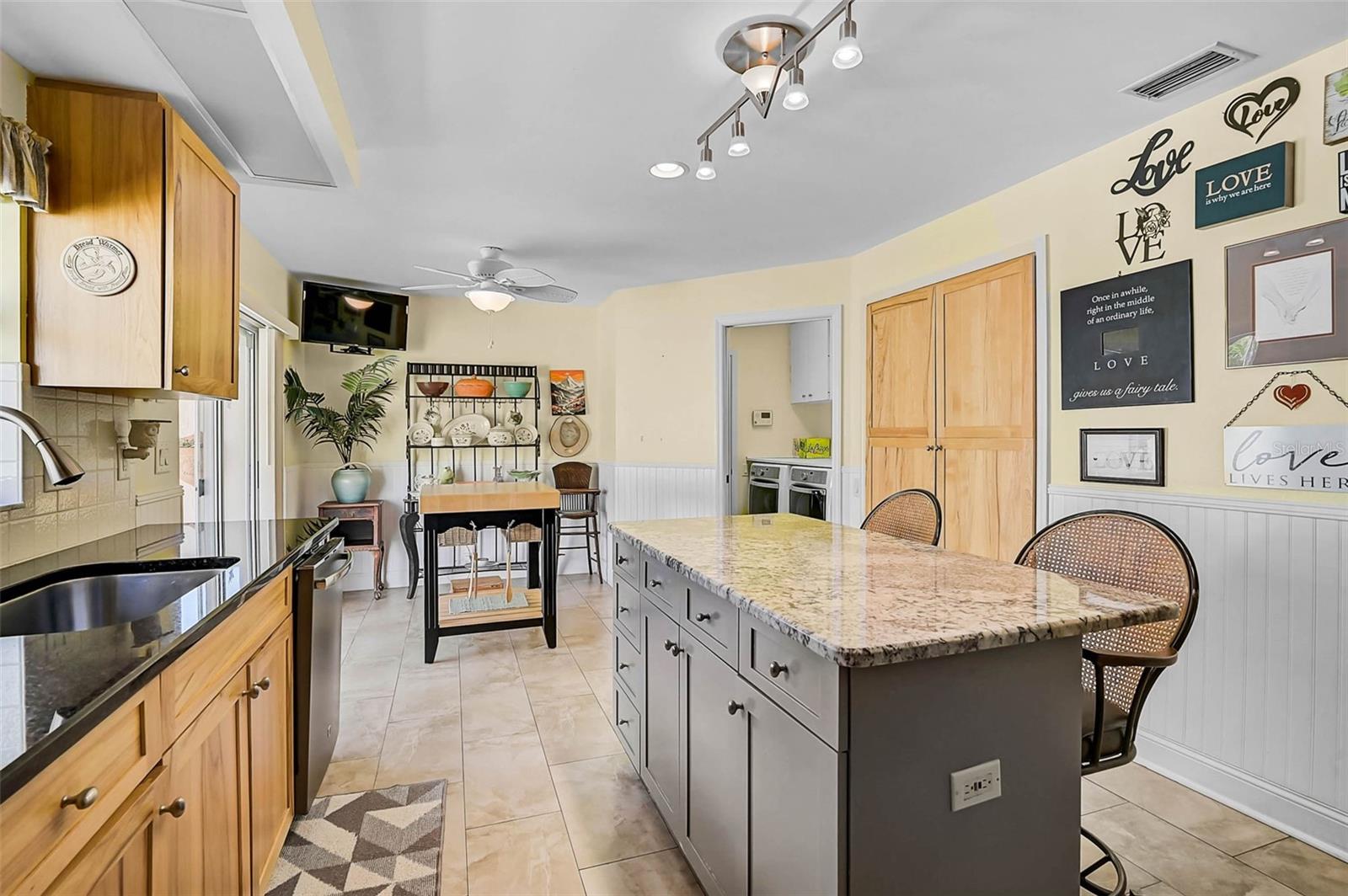 4041 MURFIELD DR E — photo 8