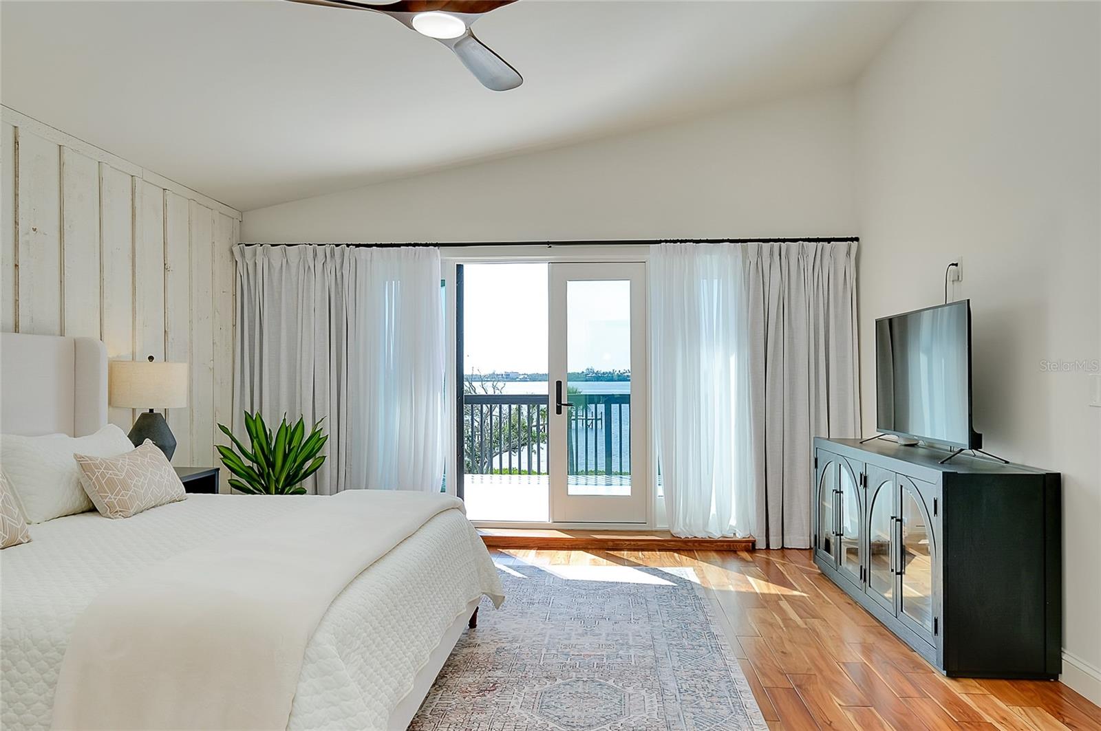 1089 BAYSHORE DR — photo 20