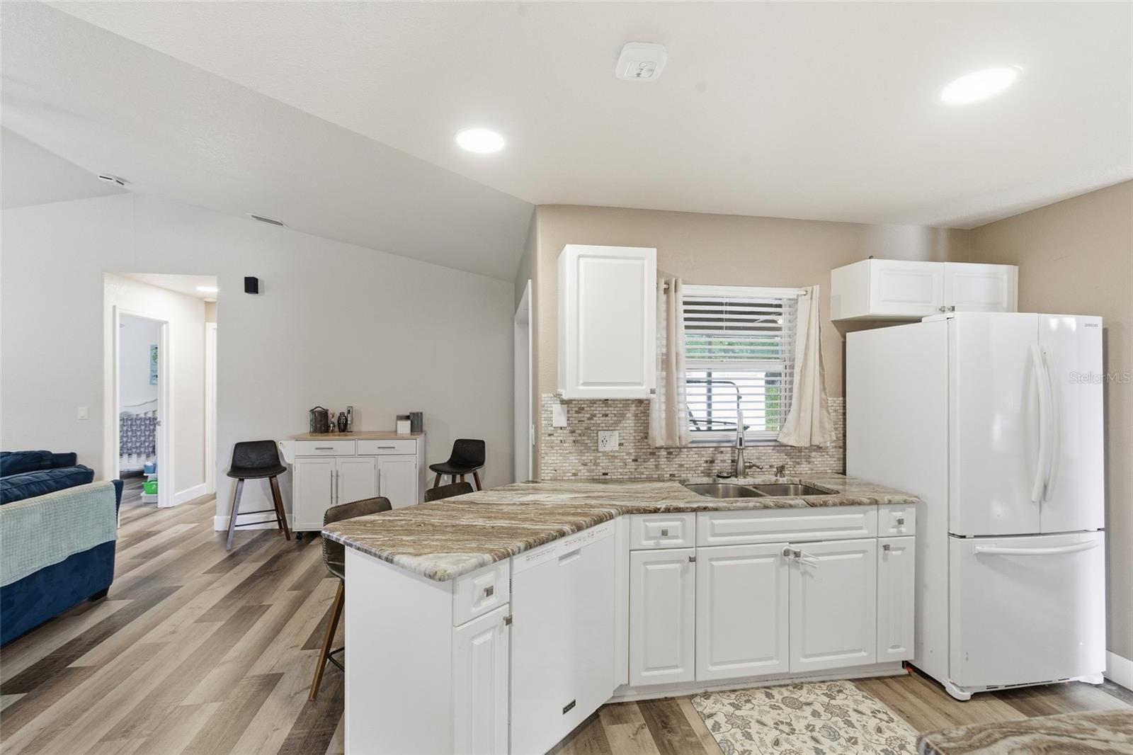 4409 KENOSKA ST — photo 12