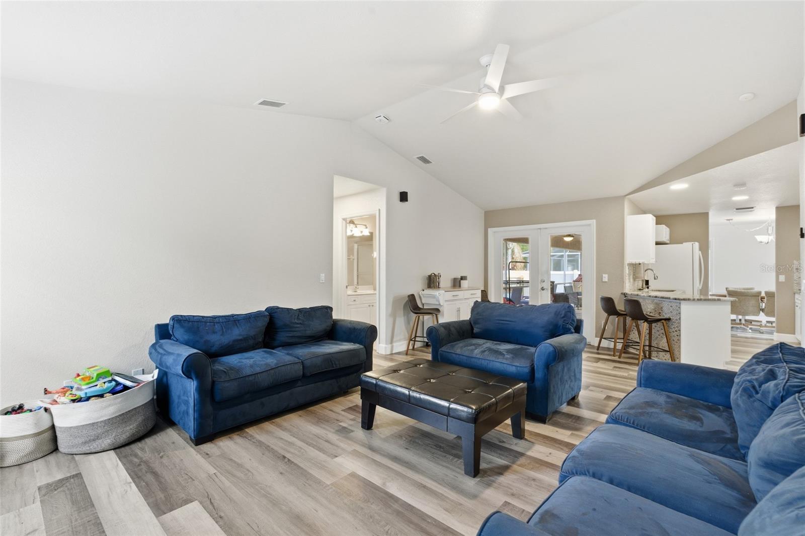 4409 KENOSKA ST — photo 17