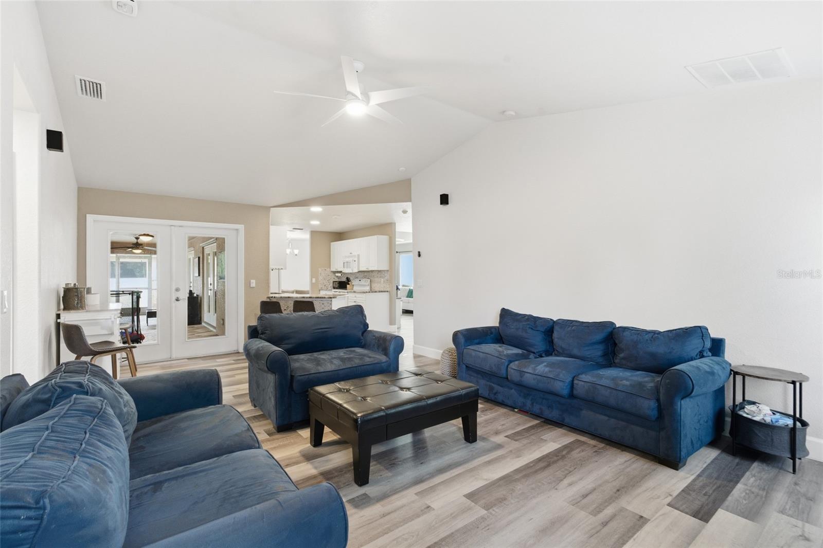 4409 KENOSKA ST — photo 18