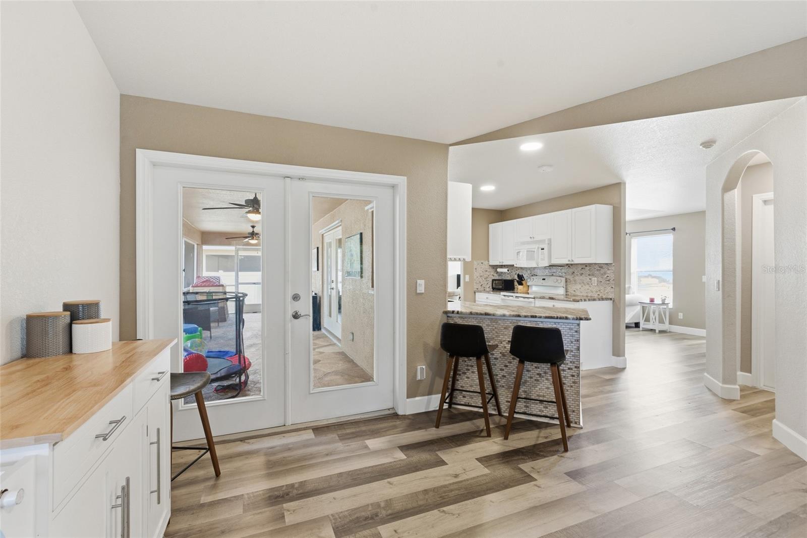 4409 KENOSKA ST — photo 15