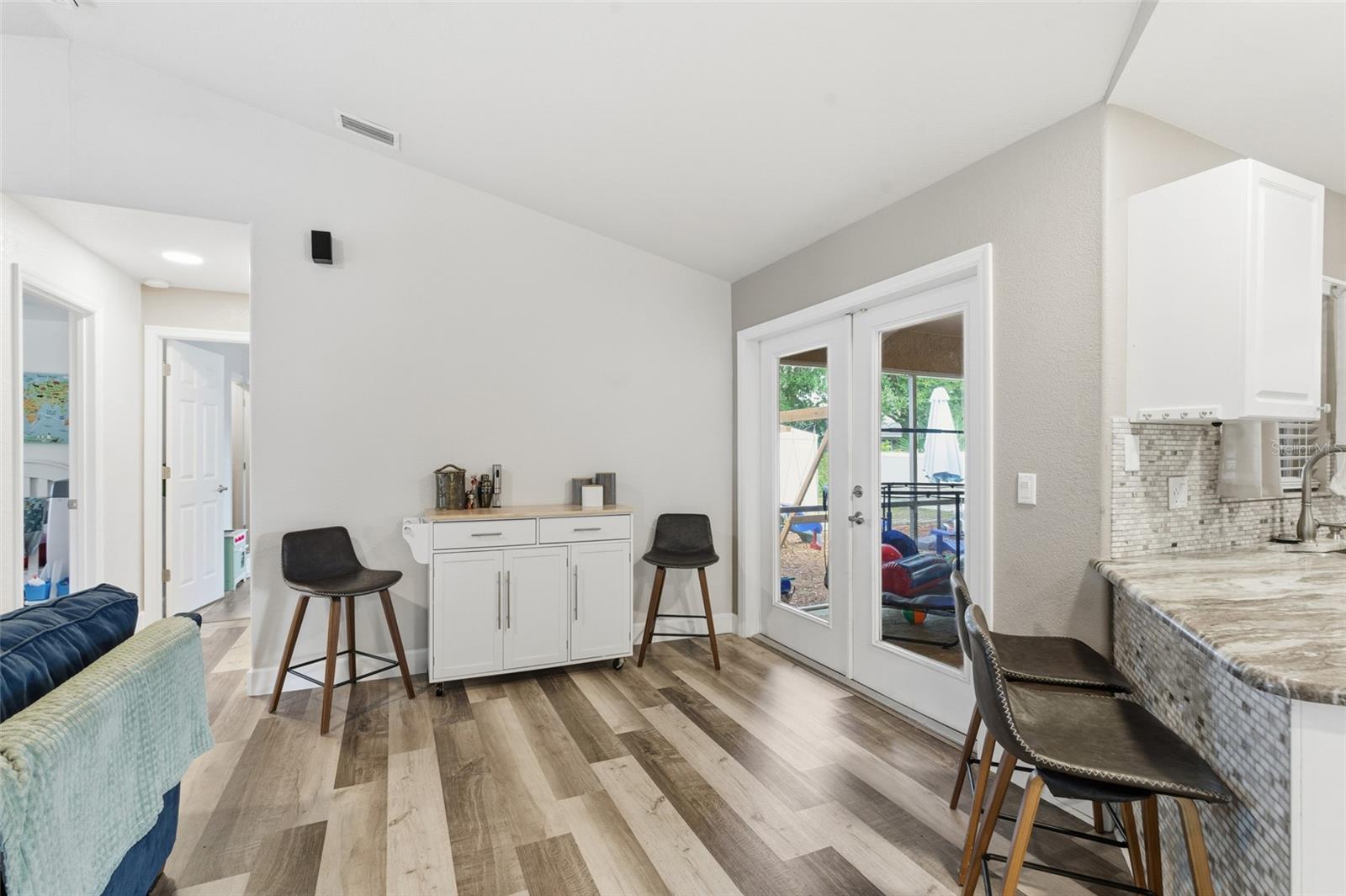 4409 KENOSKA ST — photo 16