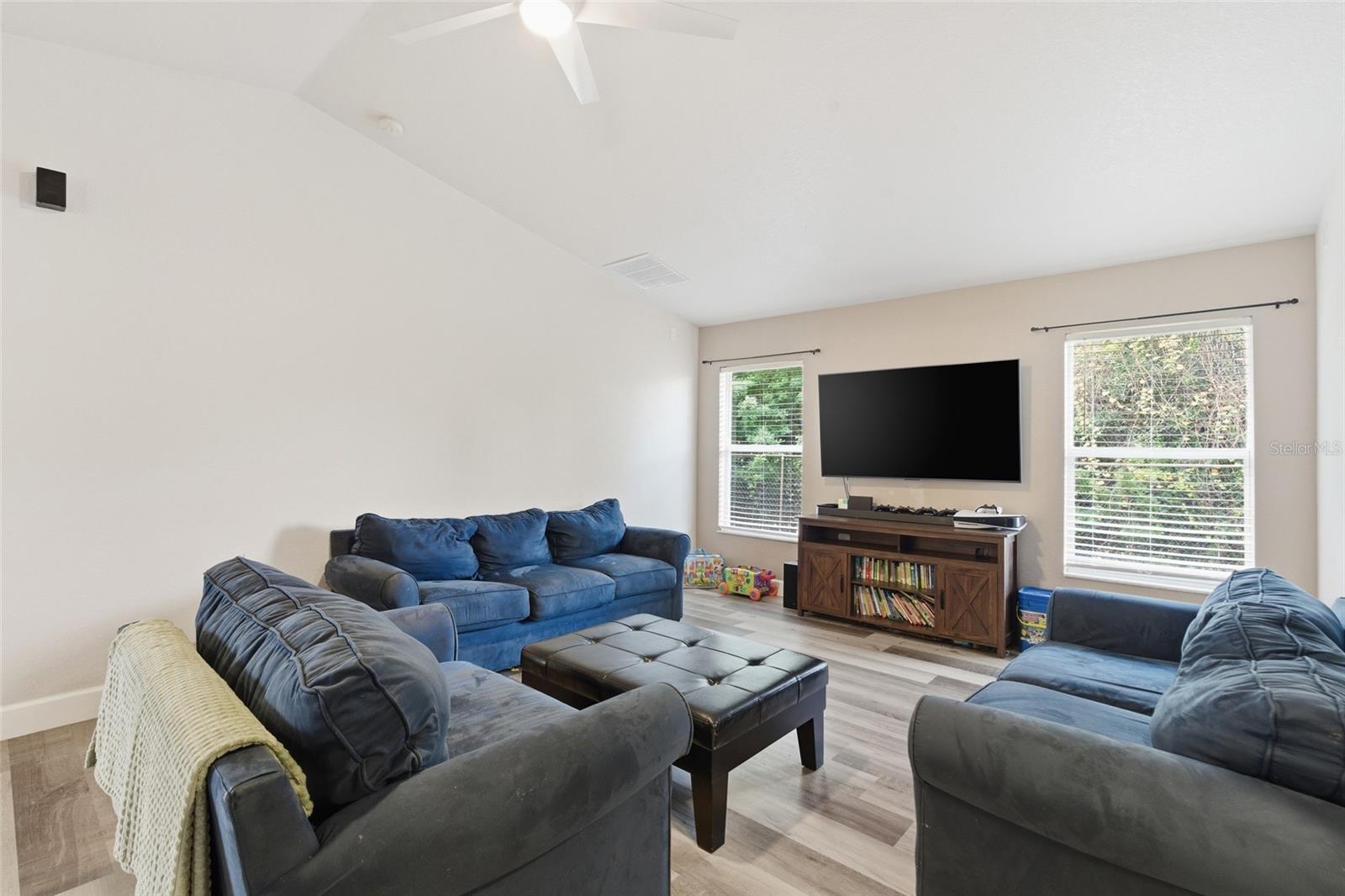 4409 KENOSKA ST — photo 19