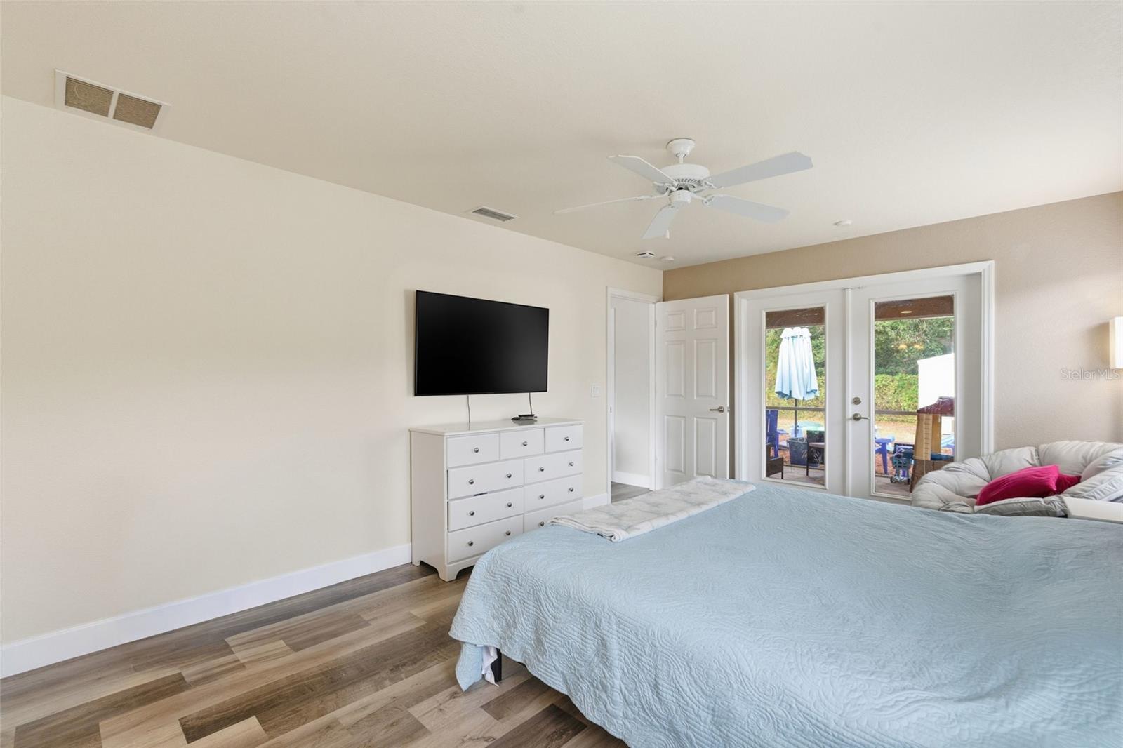 4409 KENOSKA ST — photo 24