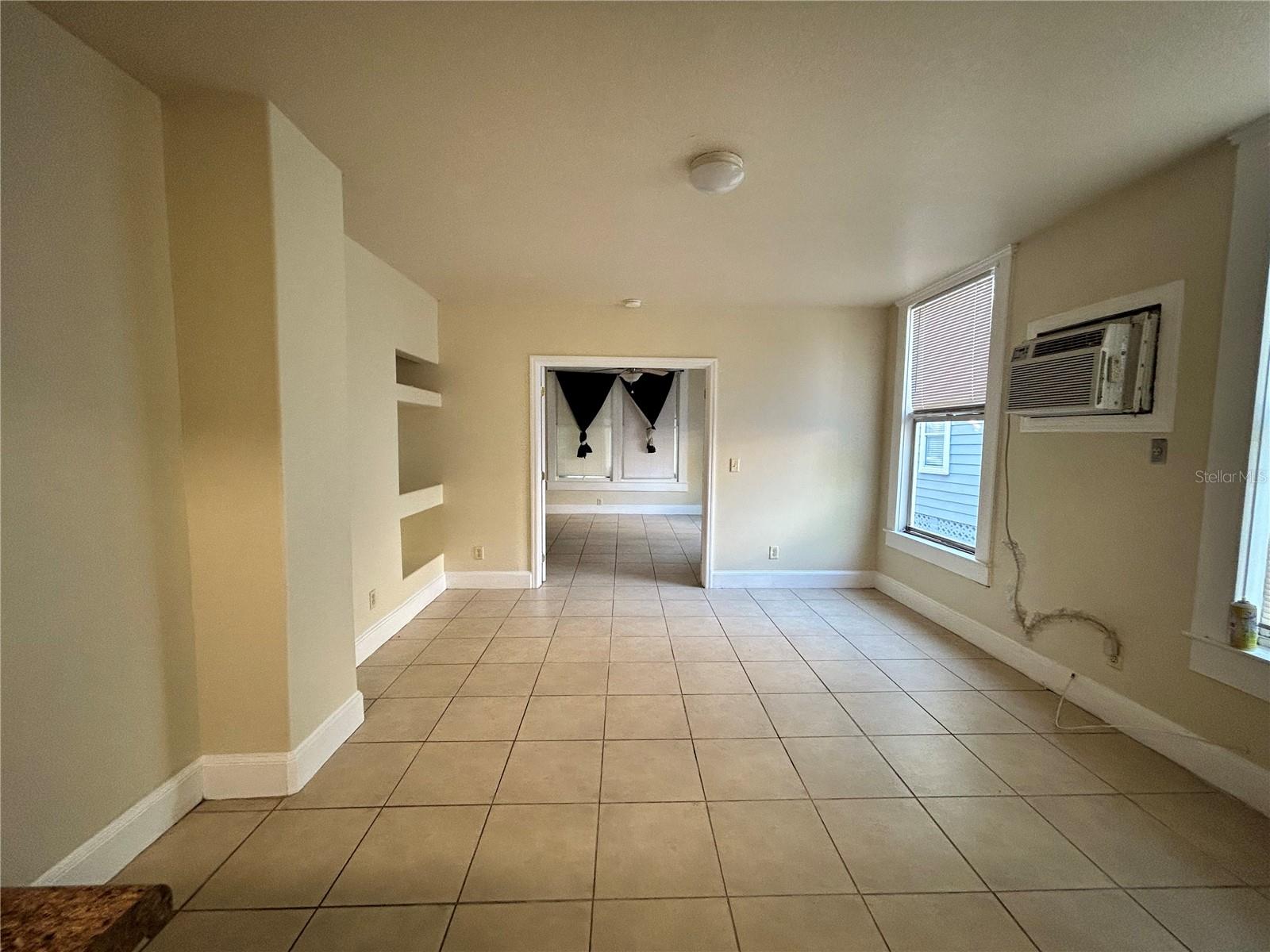 727 DARTMOOR ST N #301 — photo 8