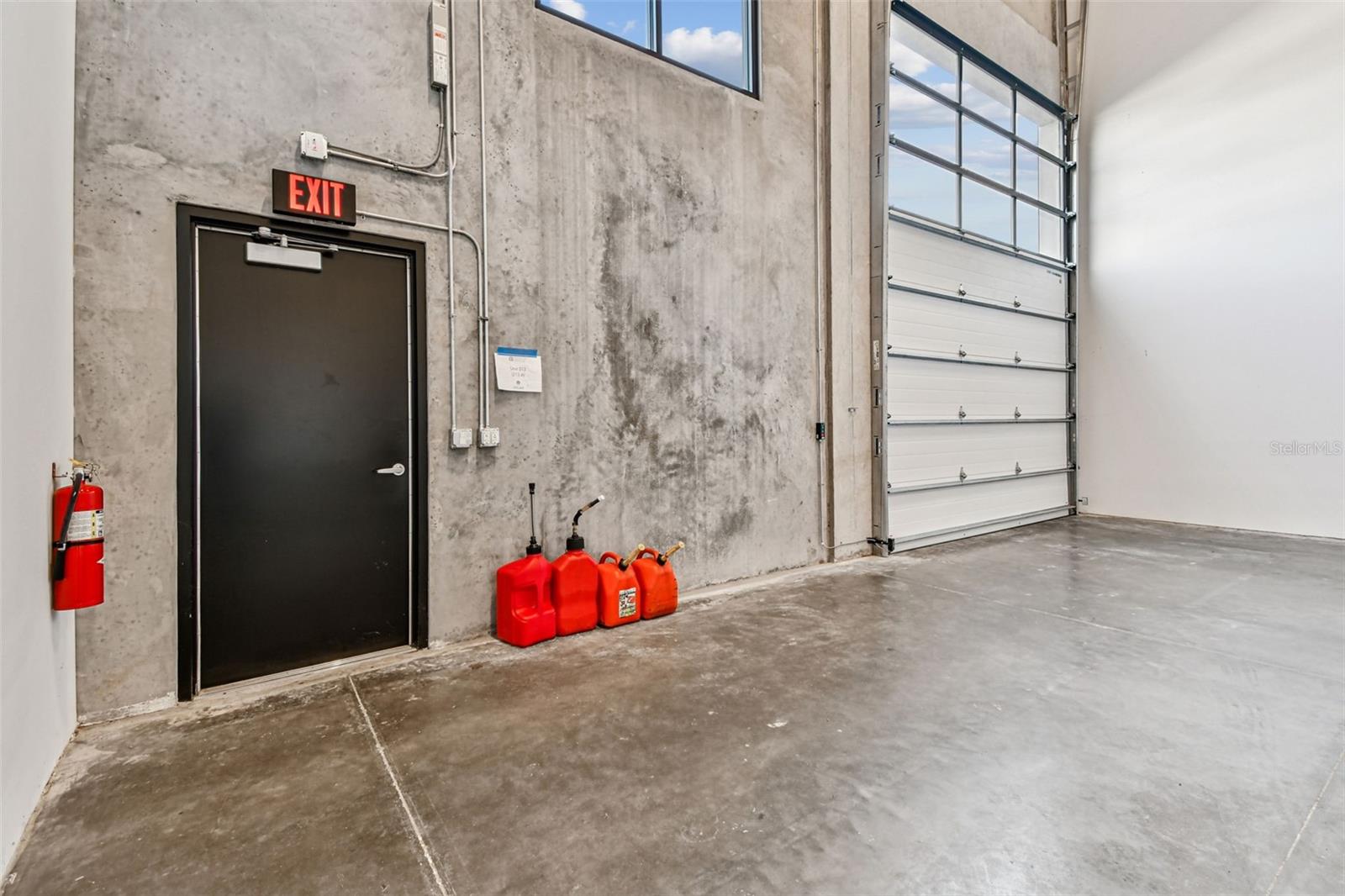 6500 MOTOR ENCLAVE WAY #213 — photo 8