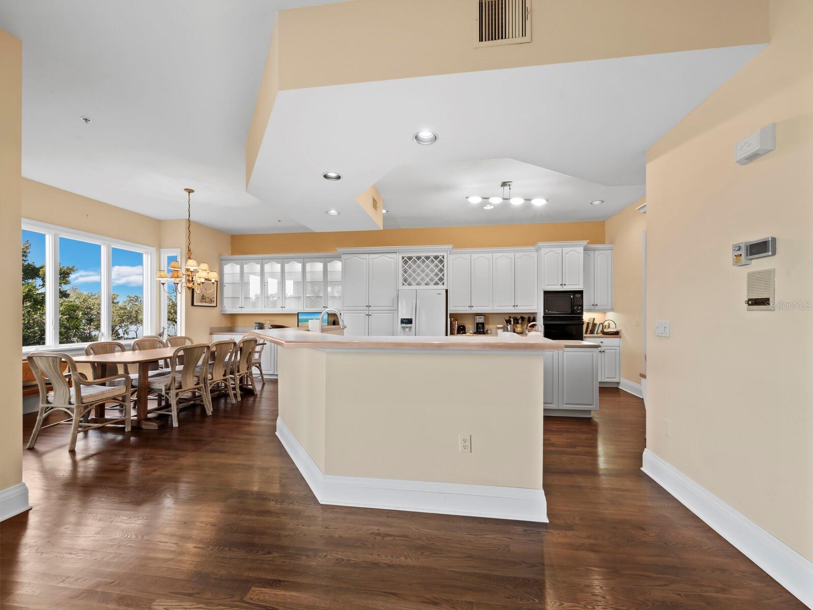 836 EVERGREEN WAY — photo 13