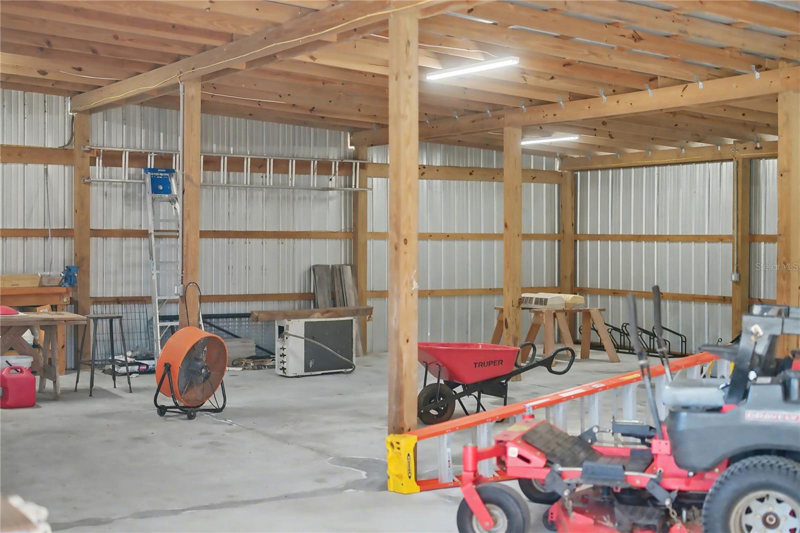 560 OAKFORD RD — photo 45