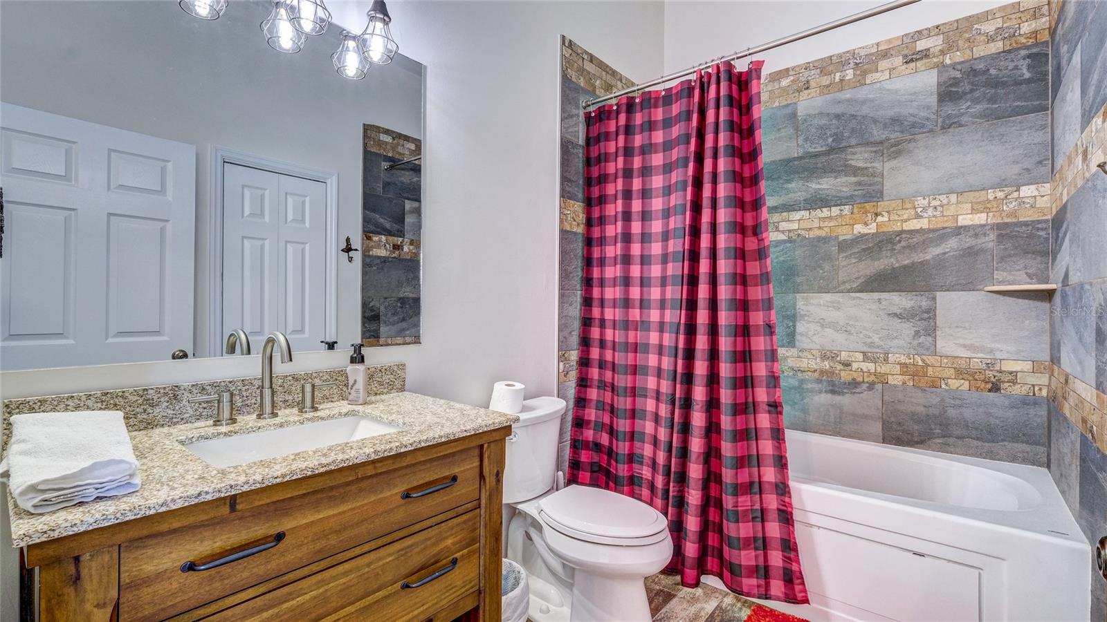 560 OAKFORD RD — photo 28