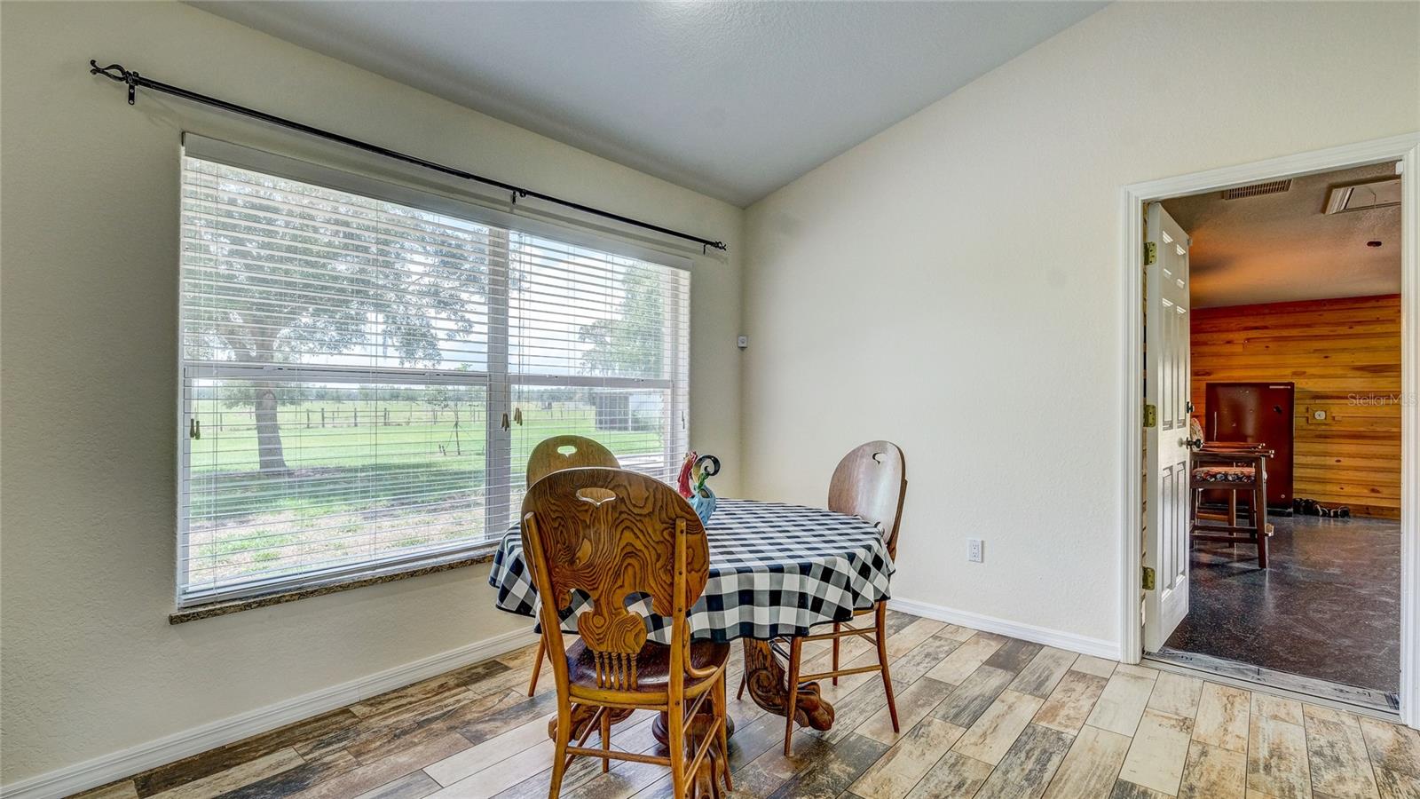 560 OAKFORD RD — photo 25