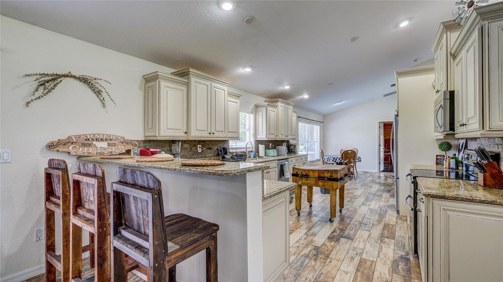 560 OAKFORD RD — photo 19