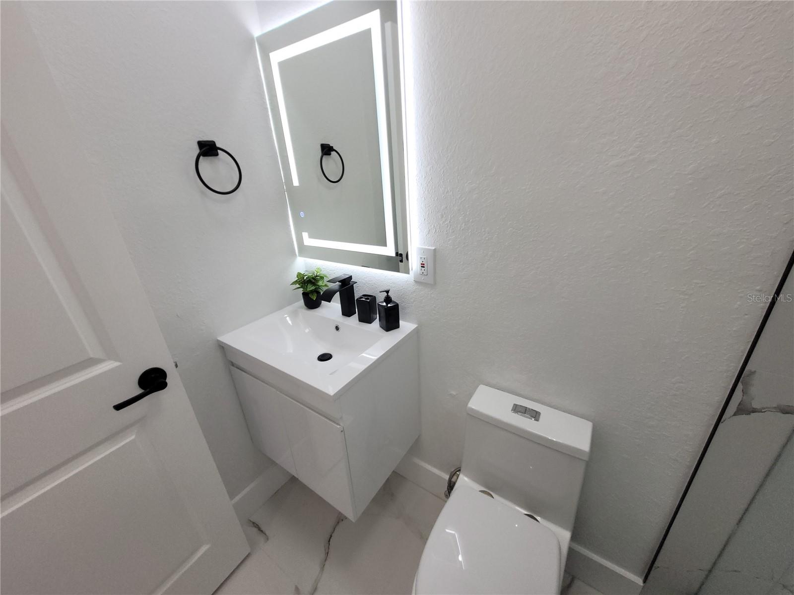 105 FOREST PARK AVE — photo 12