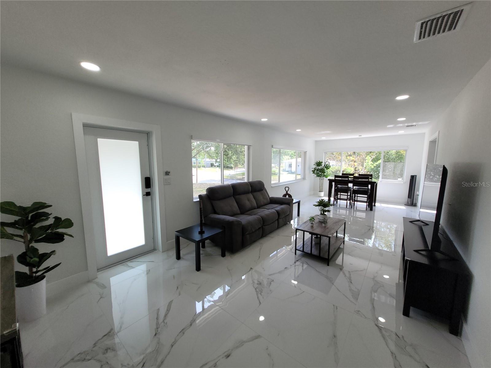 105 FOREST PARK AVE — photo 7