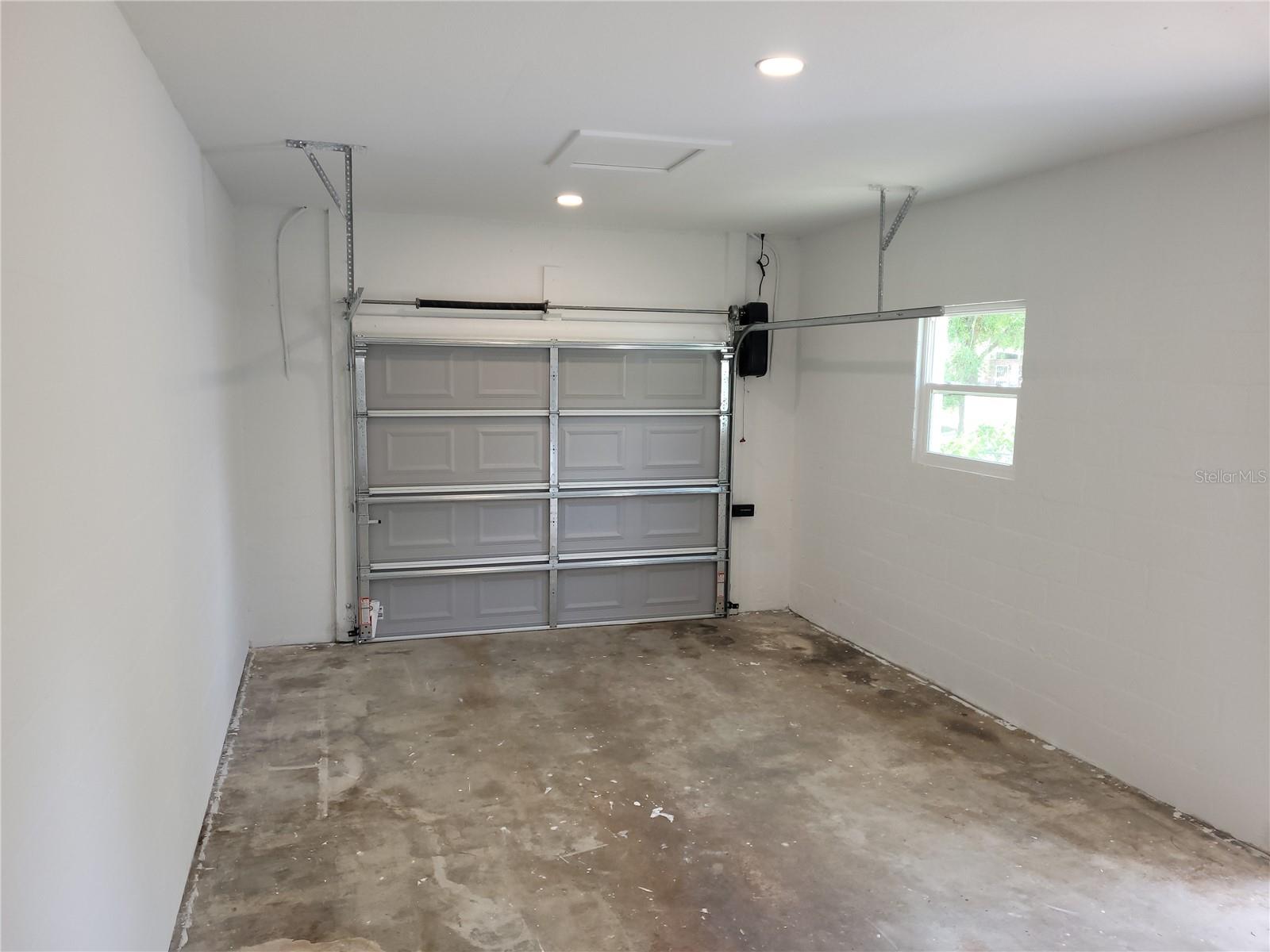 105 FOREST PARK AVE — photo 24