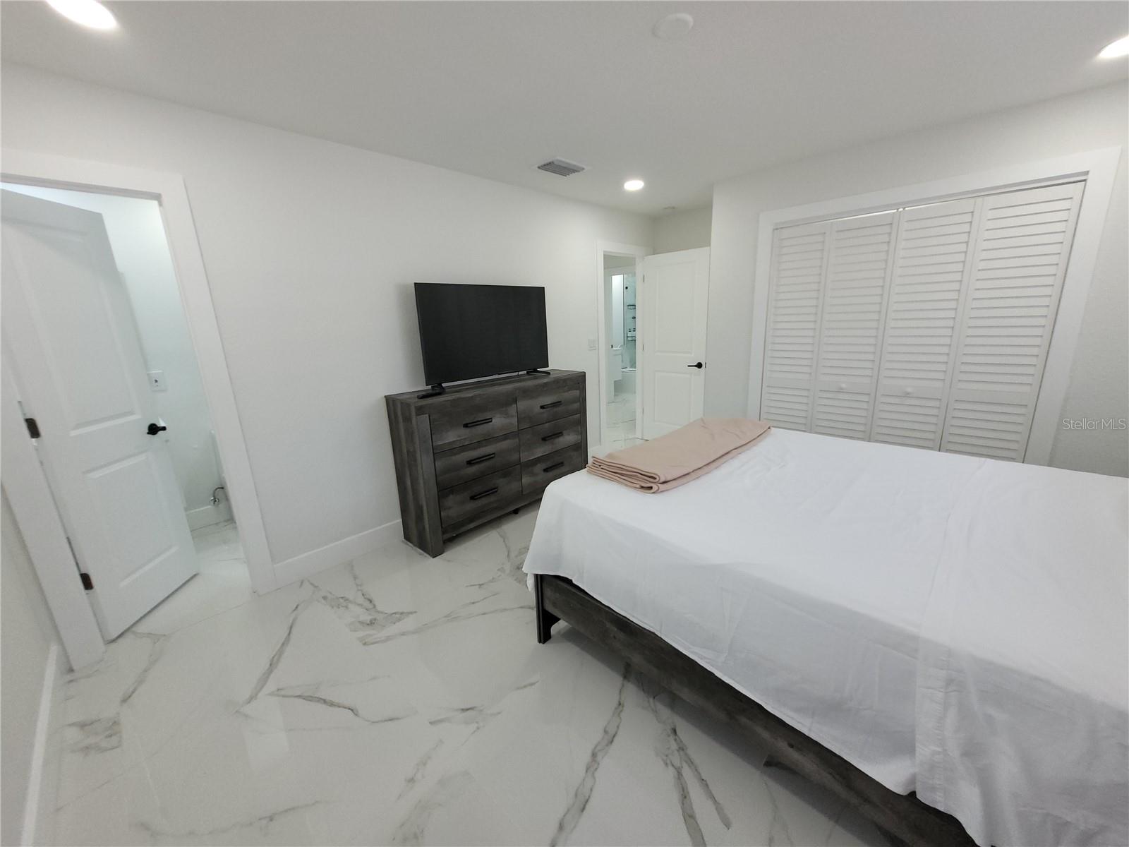 105 FOREST PARK AVE — photo 10