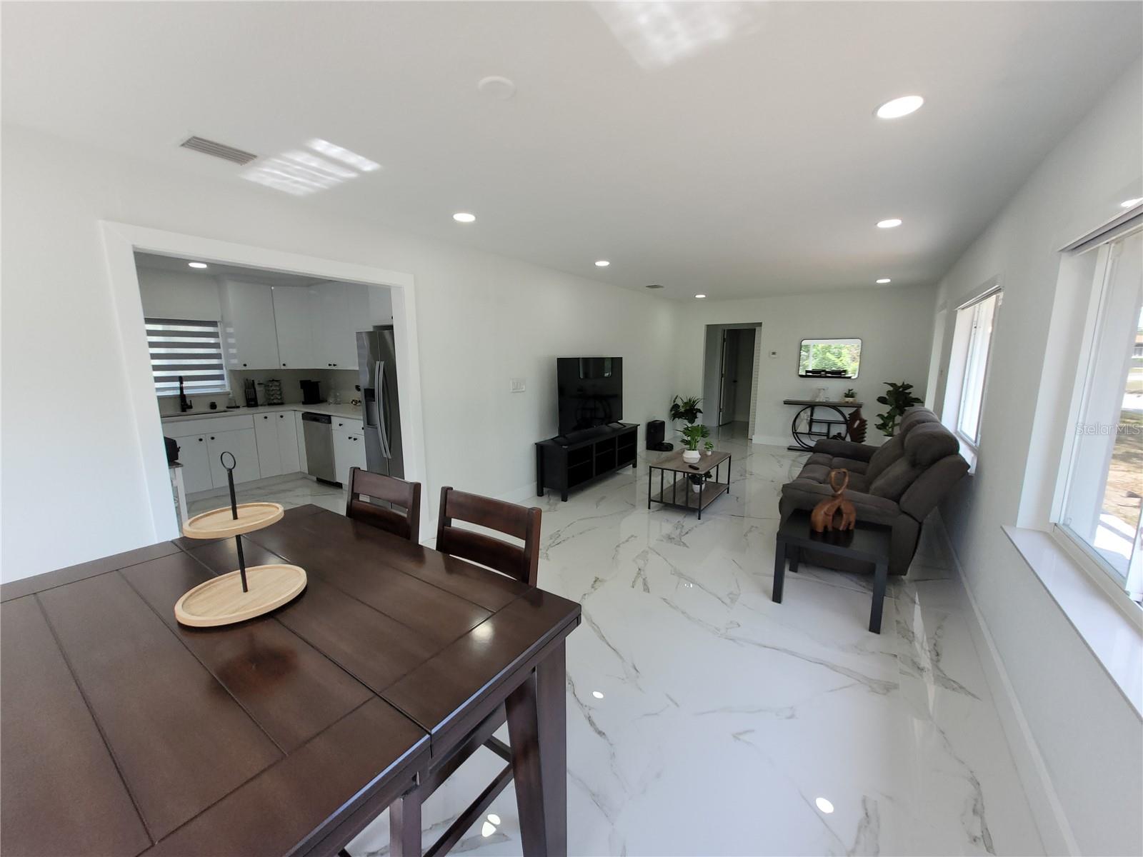 105 FOREST PARK AVE — photo 8