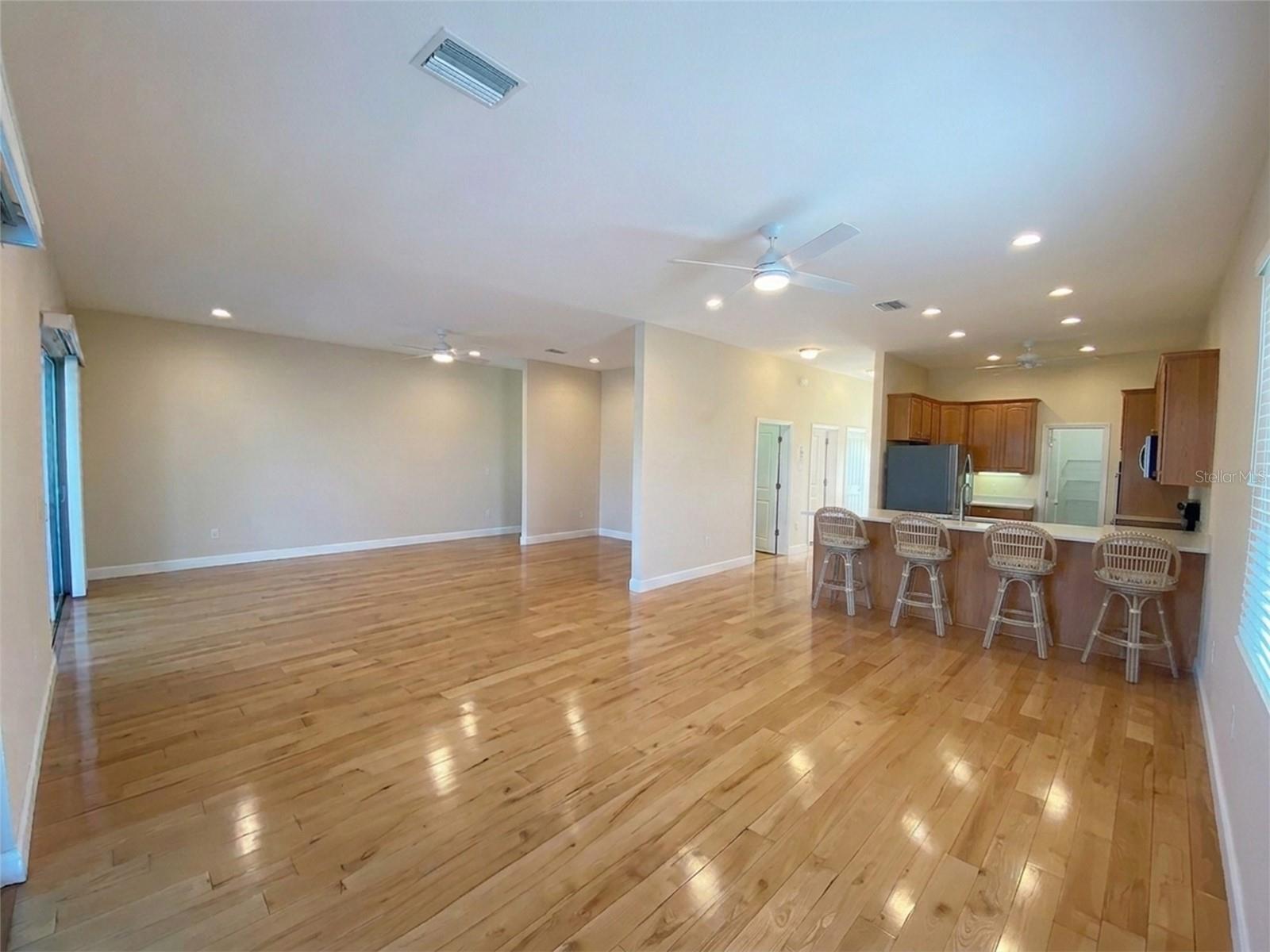 6249 LONNIE LEE LN — photo 3