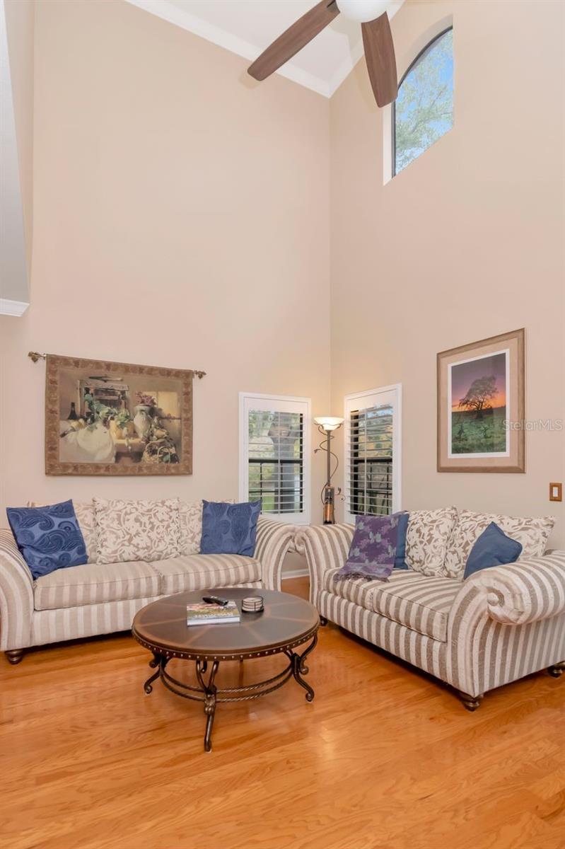 2217 TUSCANY TRCE #10 — photo 37