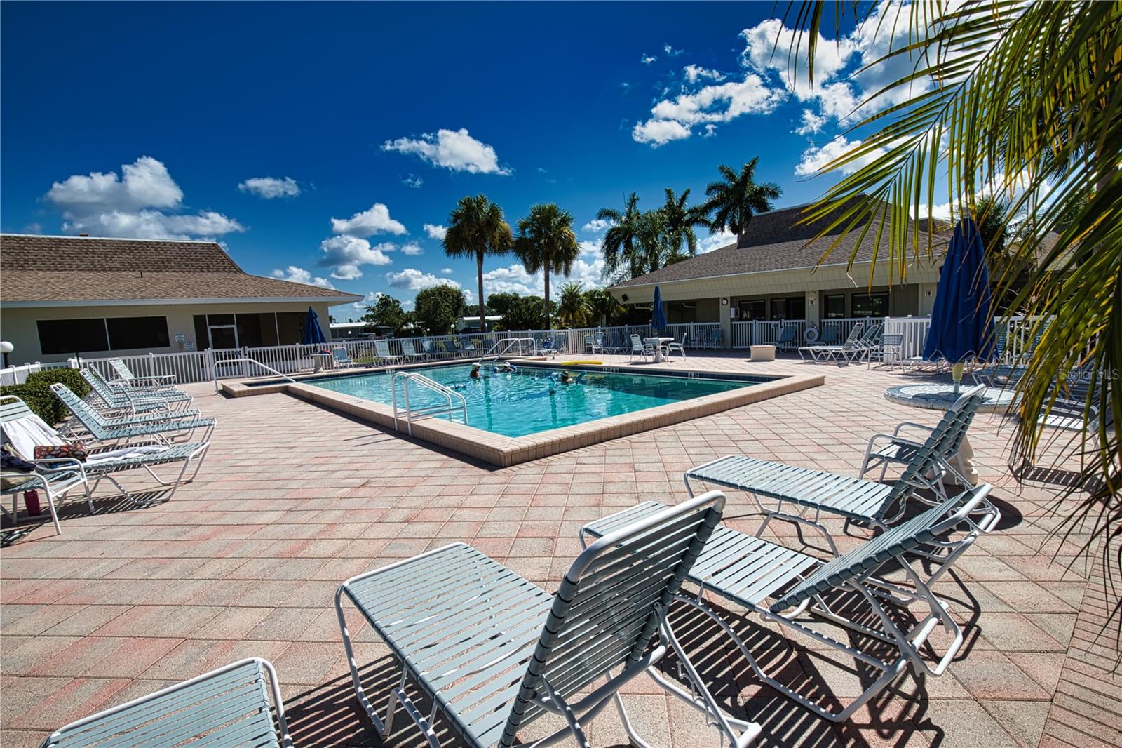 512 LA PLAYA CIR — photo 40