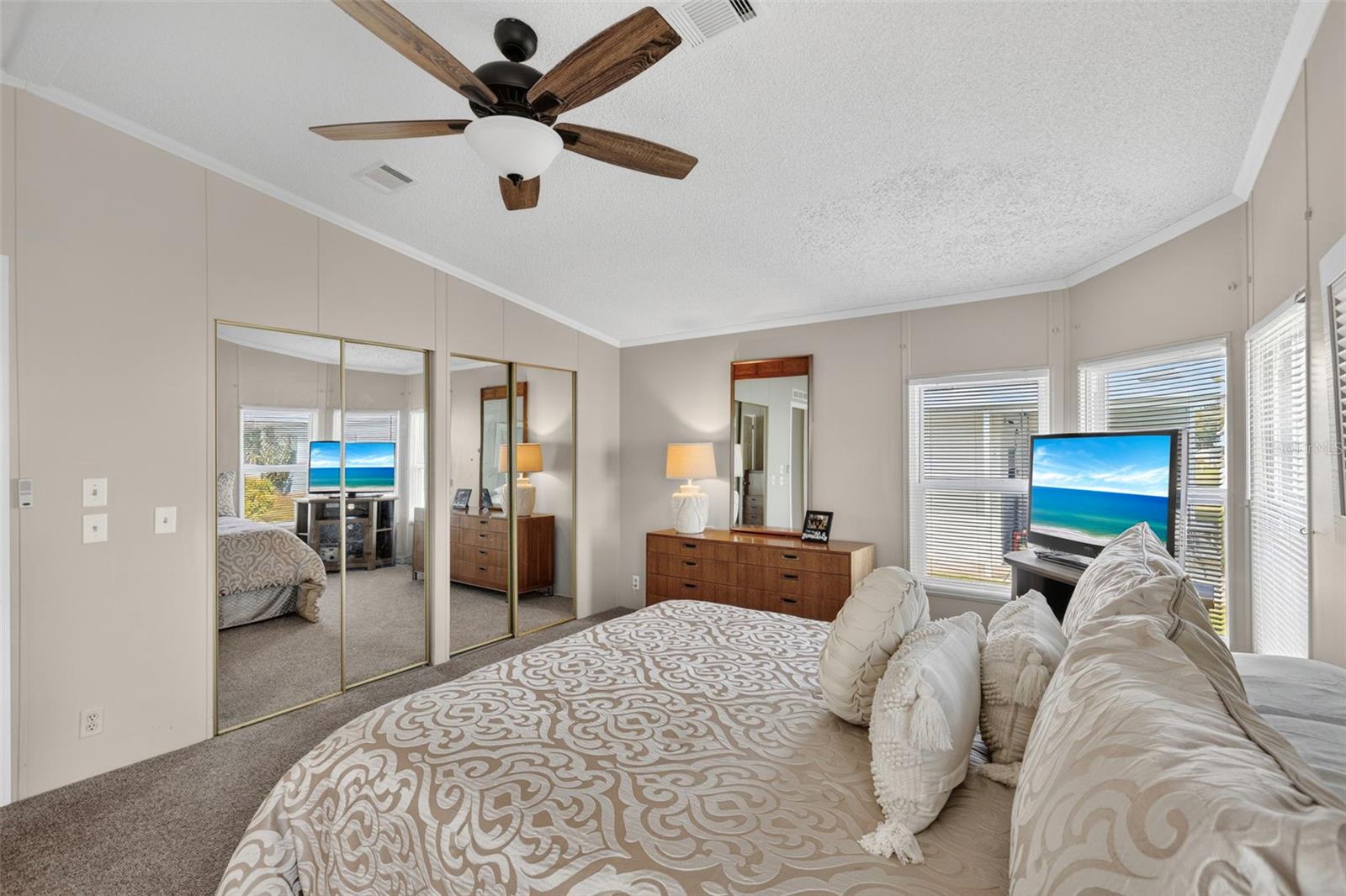 512 LA PLAYA CIR — photo 17