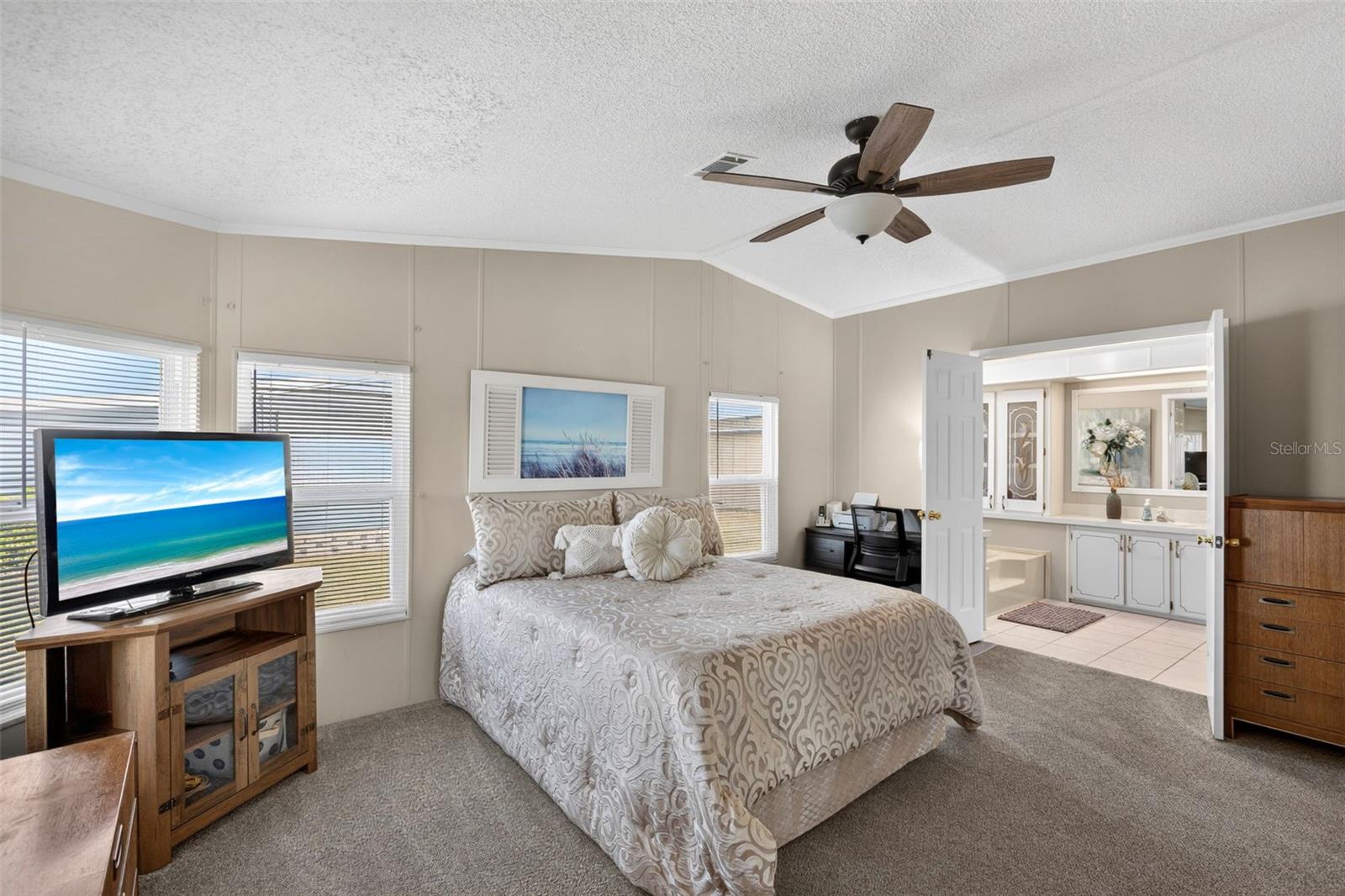 512 LA PLAYA CIR — photo 18