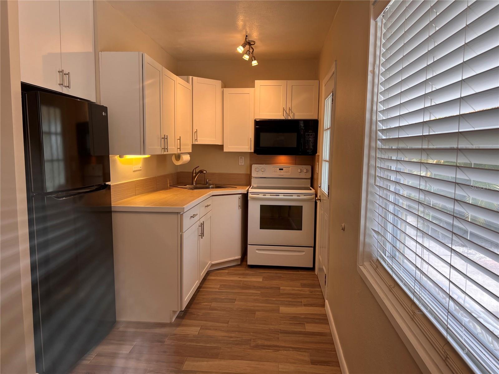 503 N OSPREY AVE — photo 15