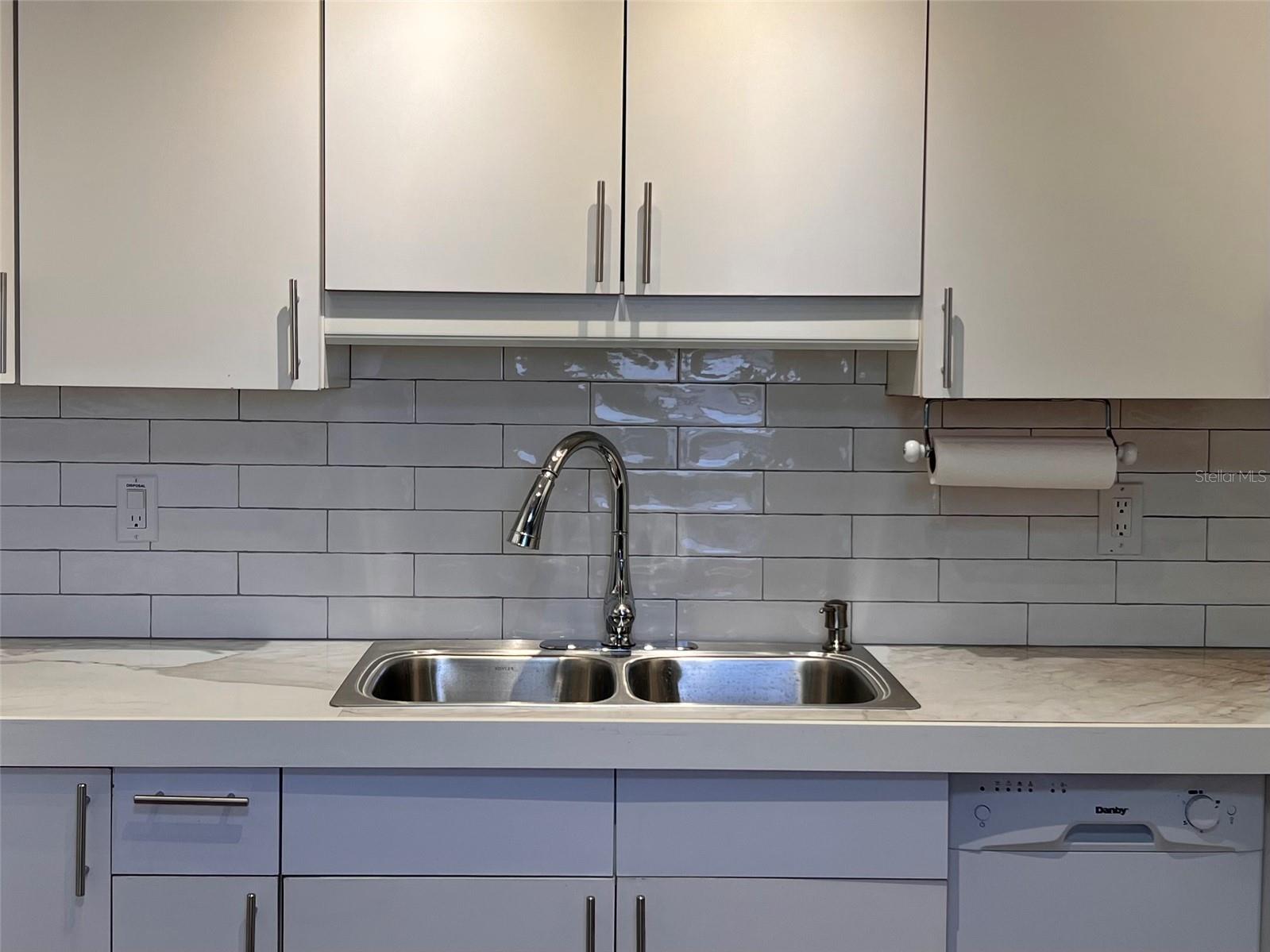 503 N OSPREY AVE — photo 26