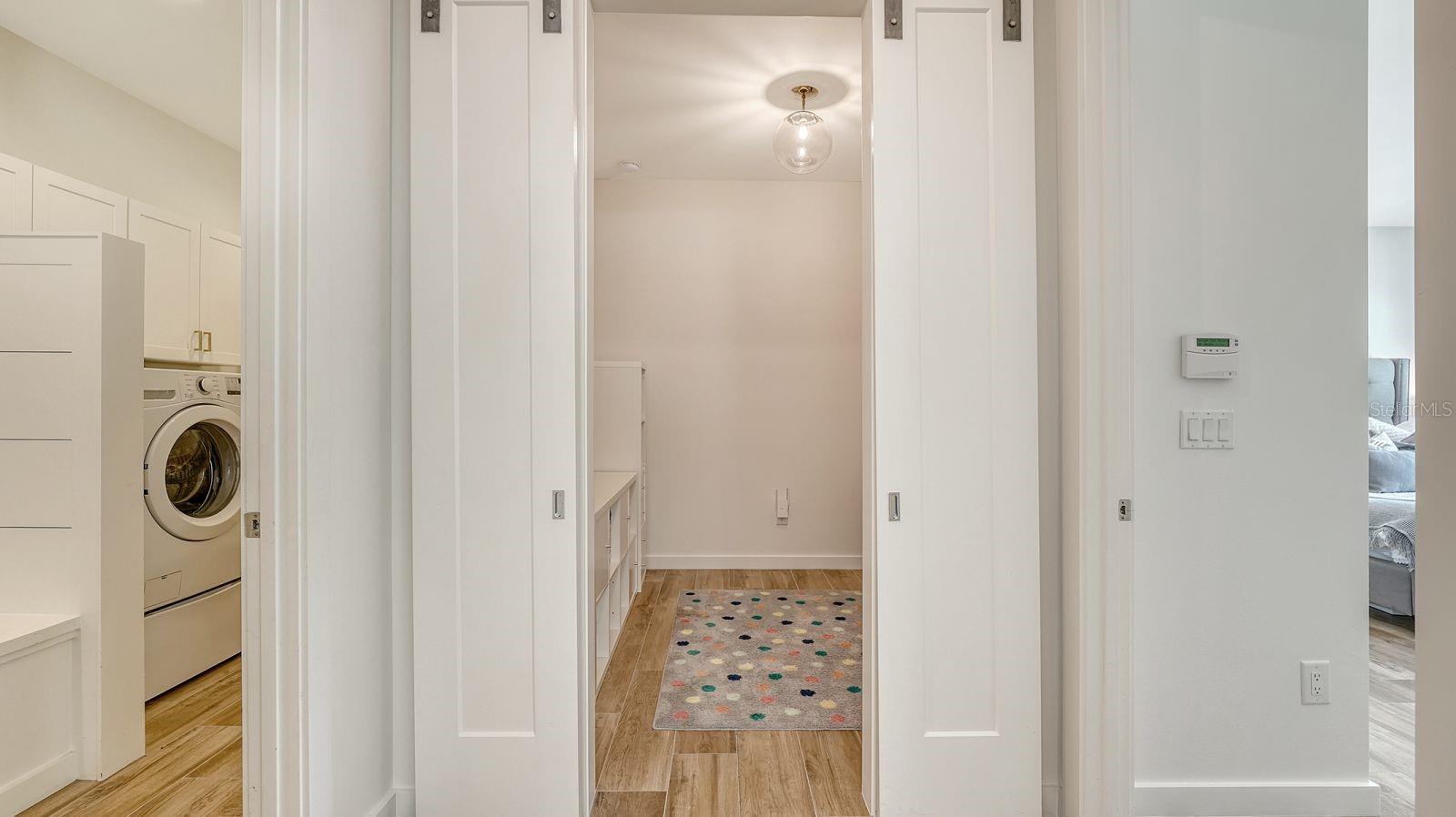 6136 HOLLYWOOD BLVD — photo 23