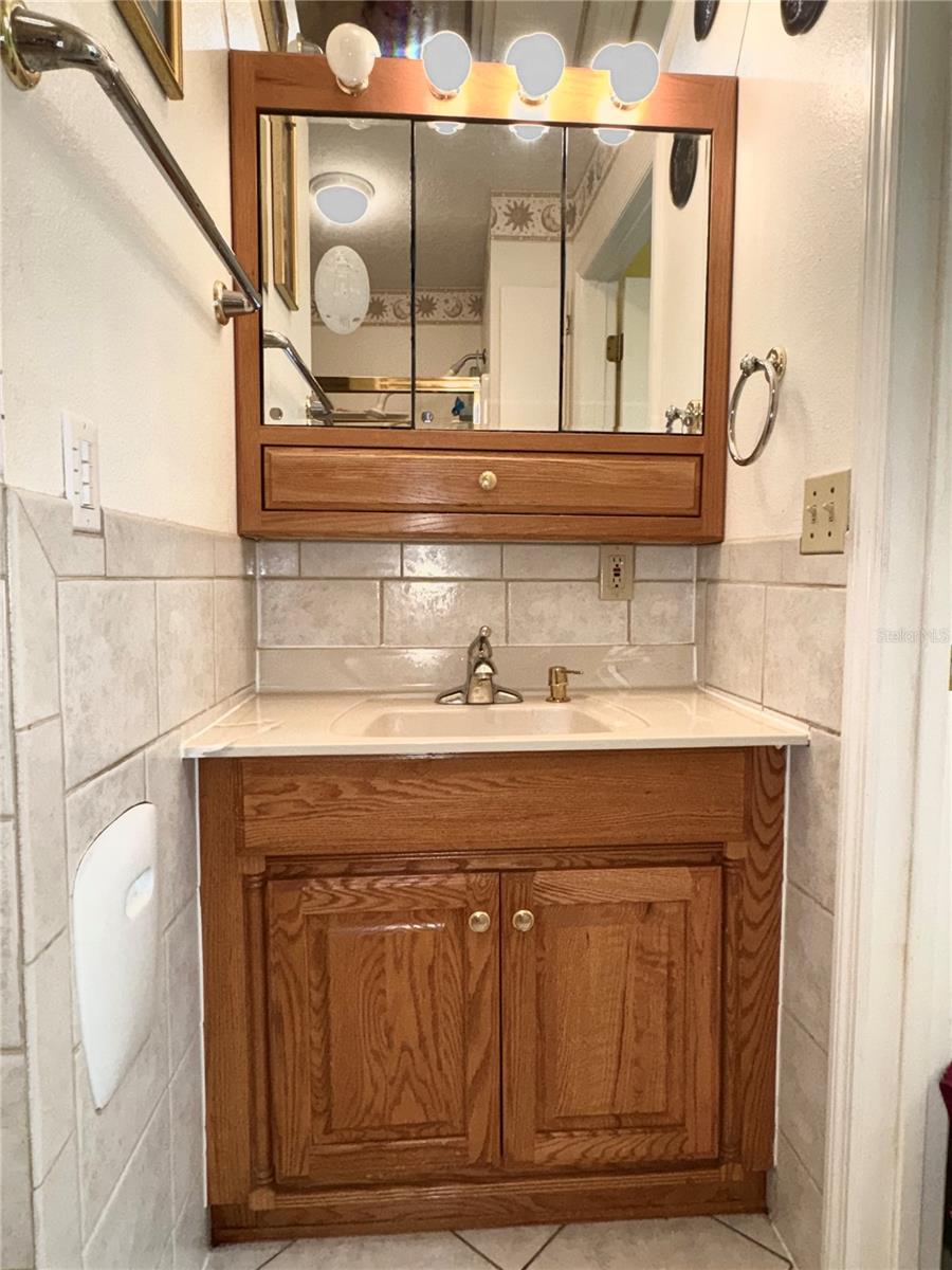 17725 POWERLINE RD — photo 13