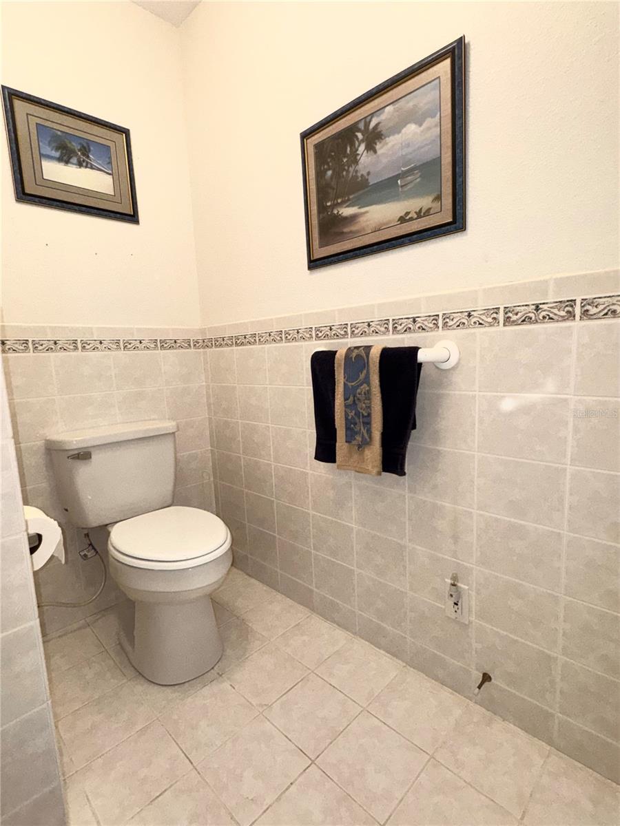 17725 POWERLINE RD — photo 31
