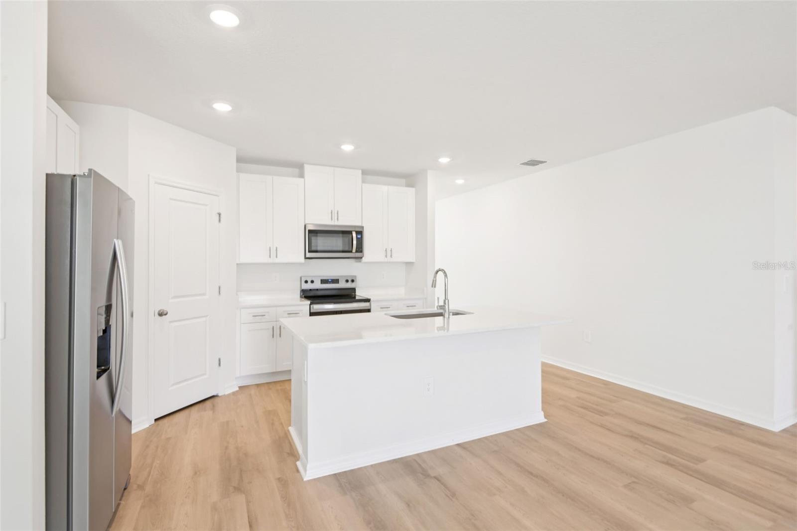 12597 HOMELAND DR — photo 15