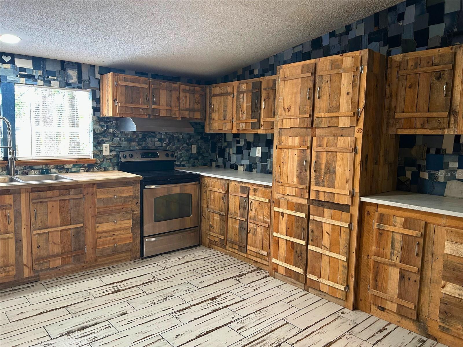9867 JEROME DR — photo 15