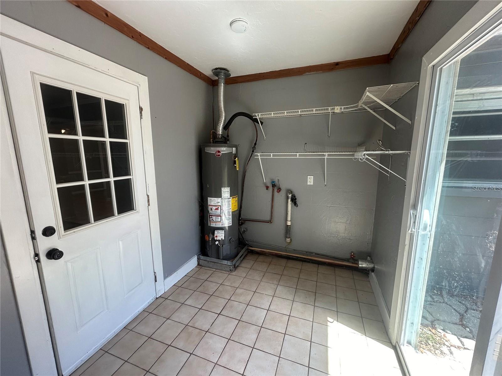 232 BEVERLY BLVD — photo 10