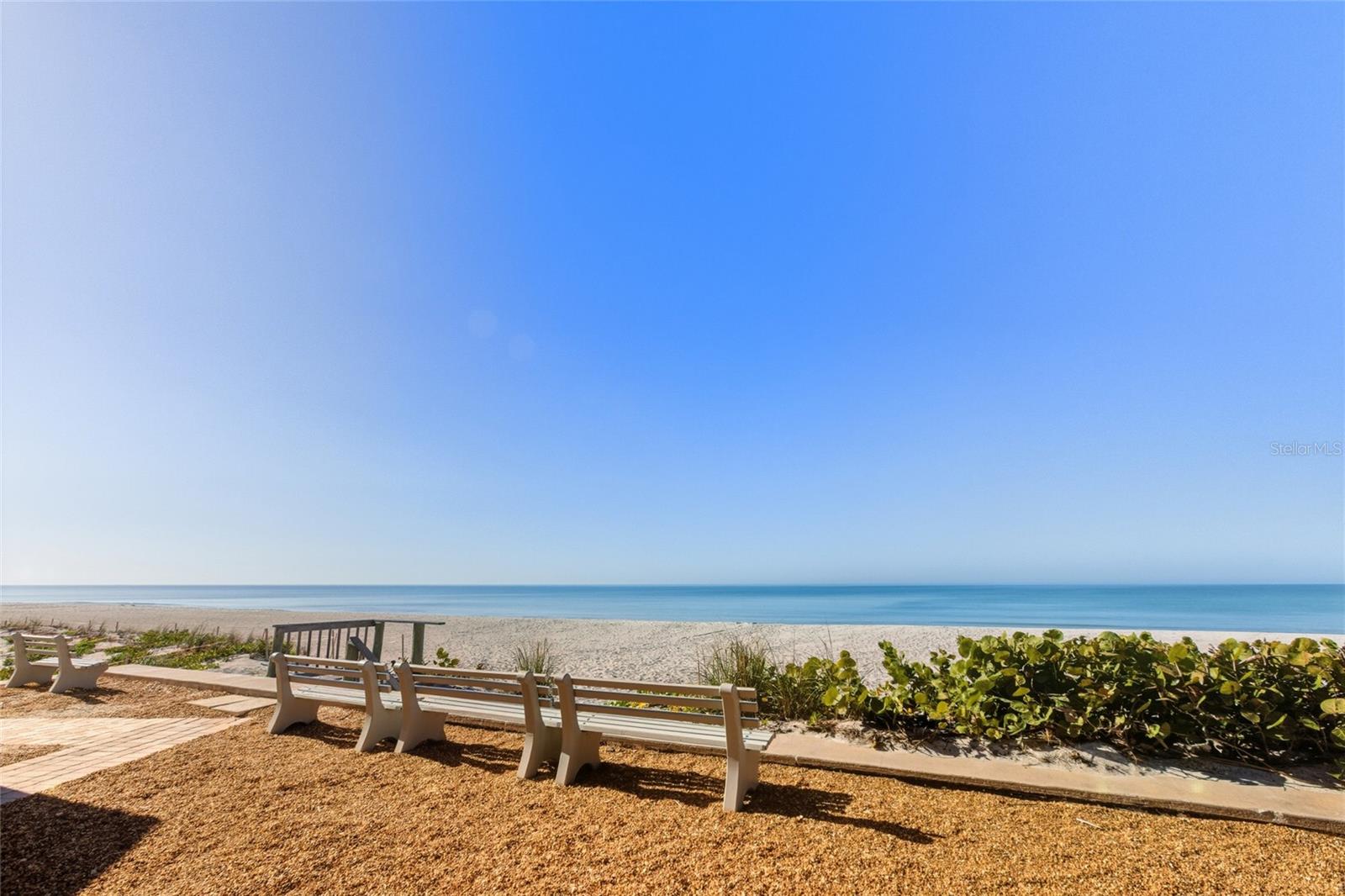 4420 EXETER DR #303 — photo 34