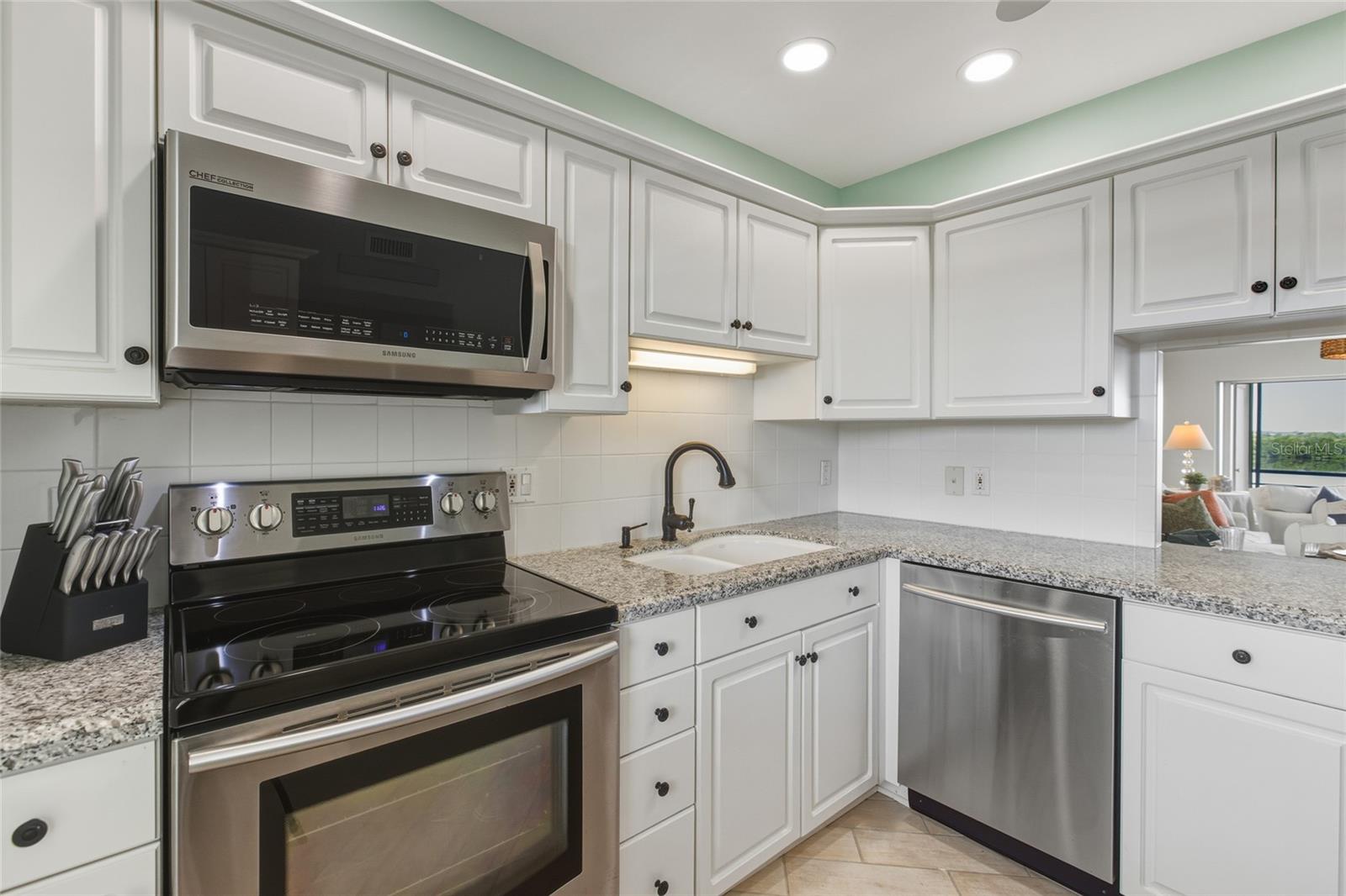 4420 EXETER DR #303 — photo 19